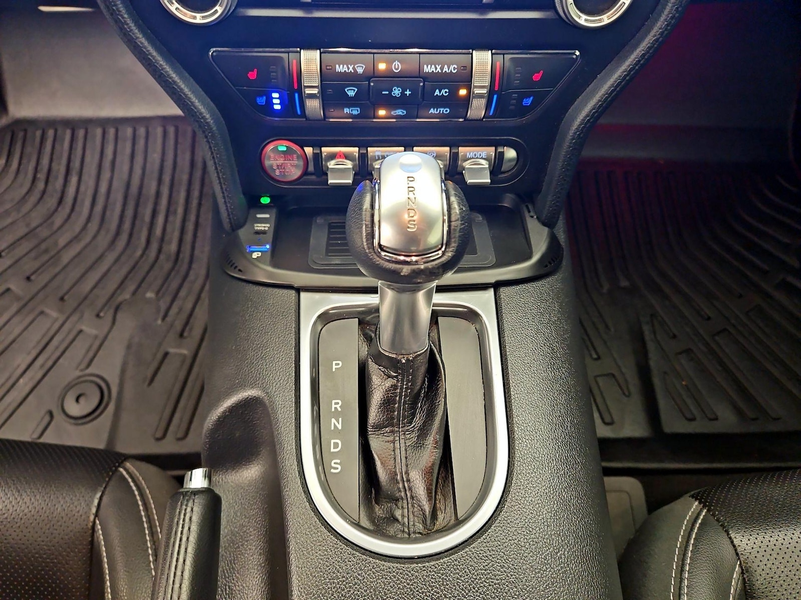 2022 Ford Mustang EcoBoost Premium - Photo 18