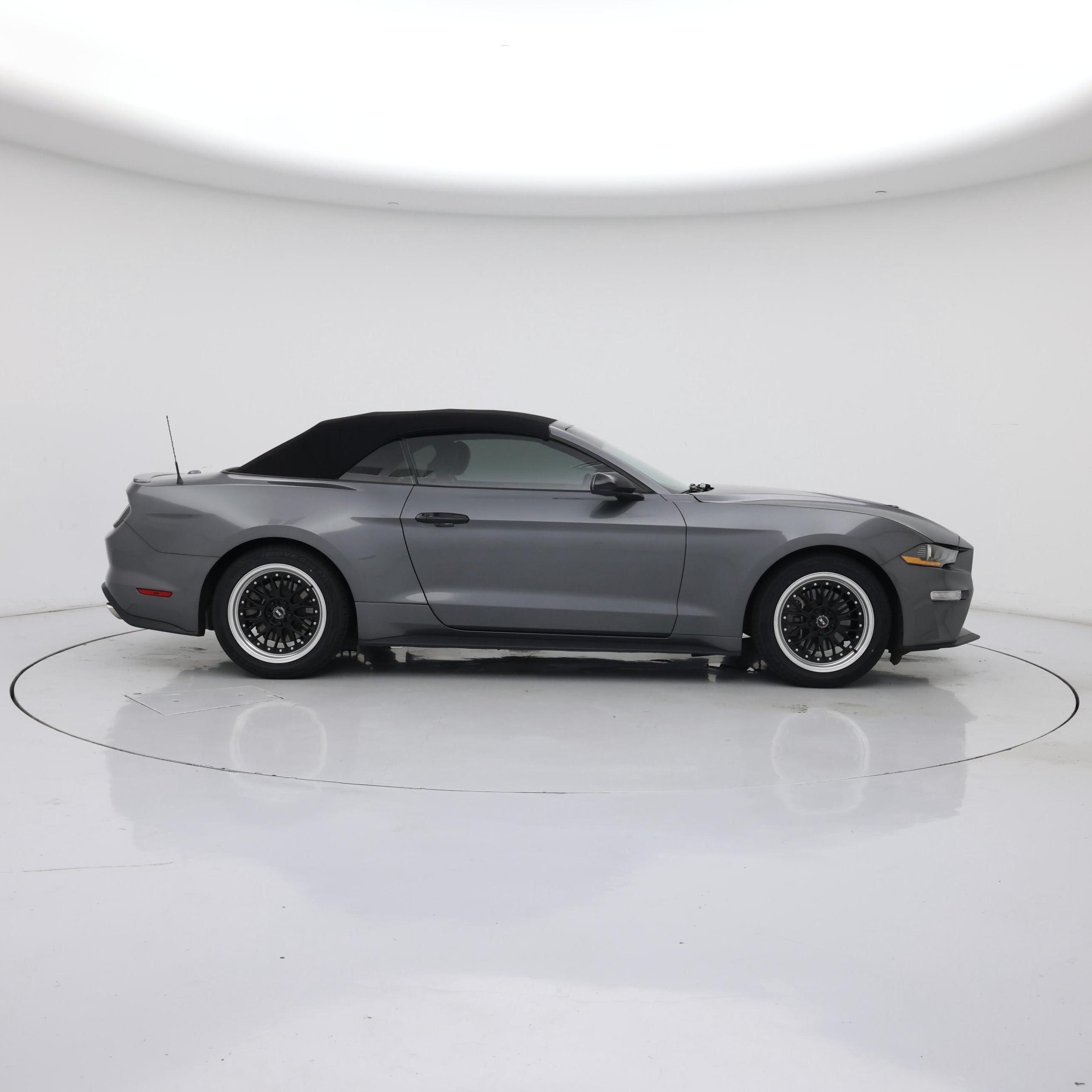 Thumbnail: 2022 Ford Mustang - 7