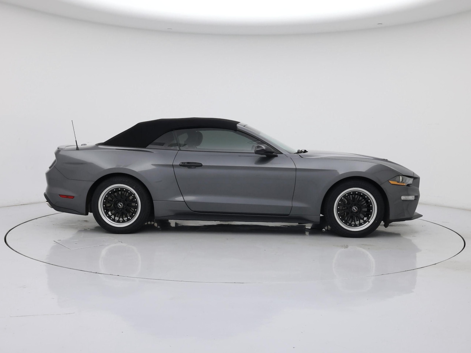 2022 Ford Mustang EcoBoost Premium - Photo 8