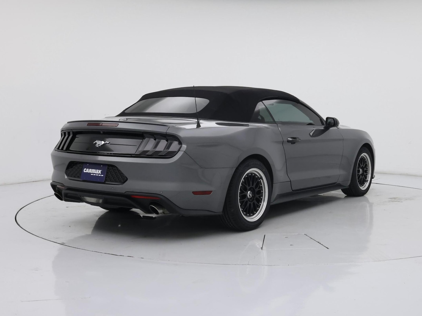 2022 Ford Mustang EcoBoost Premium - Photo 9