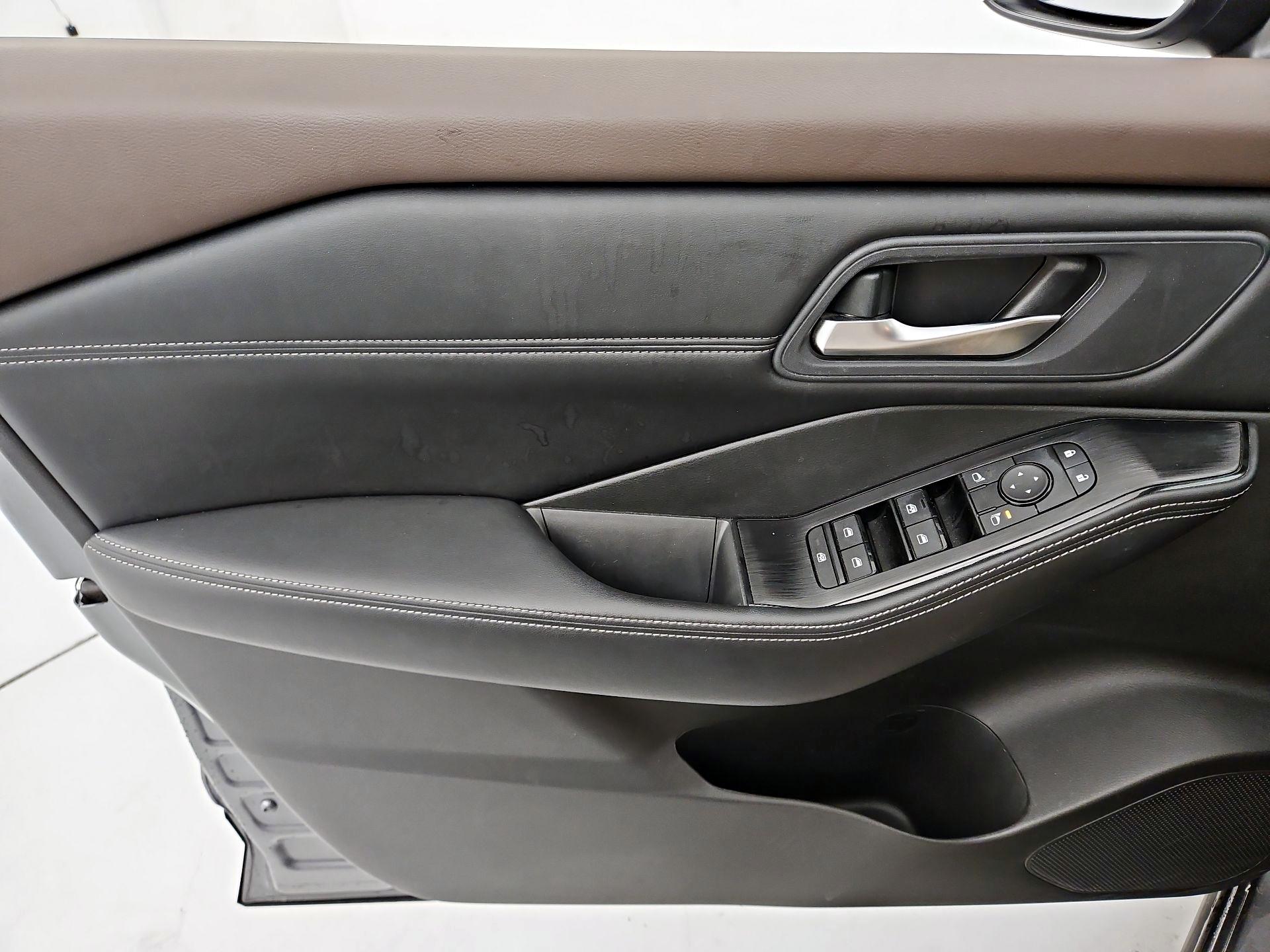 Thumbnail: 2023 Nissan Rogue - 12