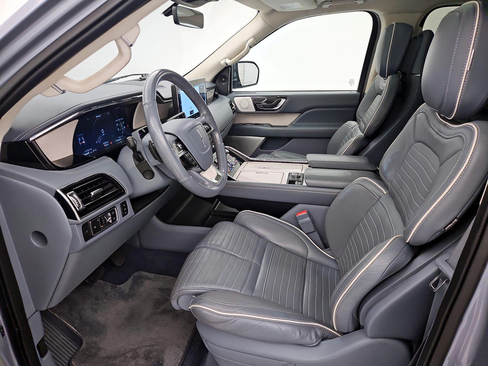 Thumbnail: 2022 Lincoln Navigator - 11
