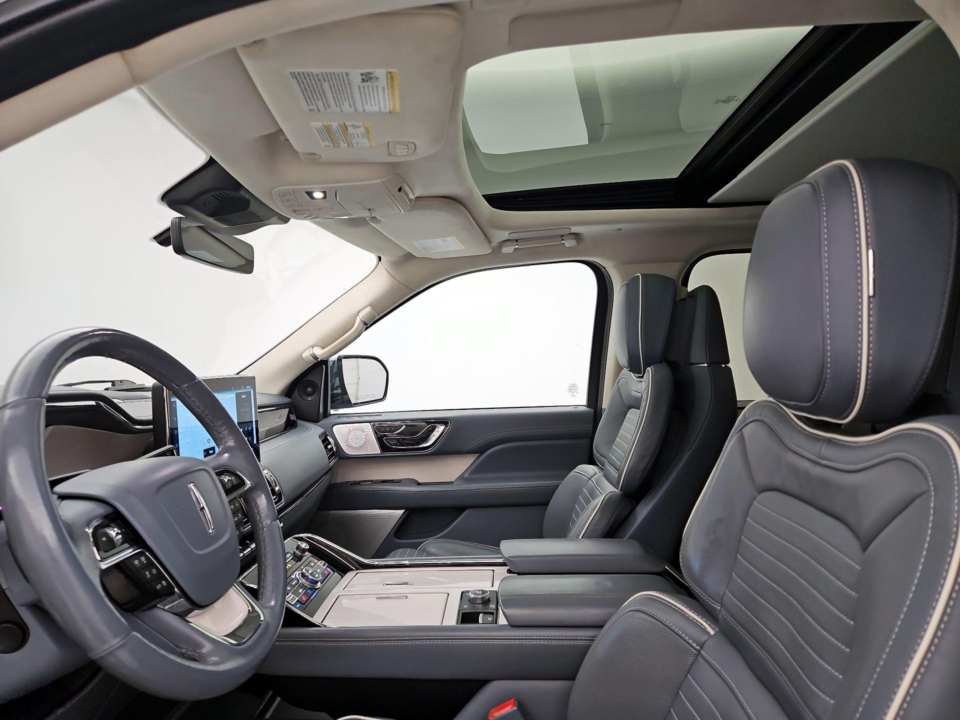Thumbnail: 2022 Lincoln Navigator - 20