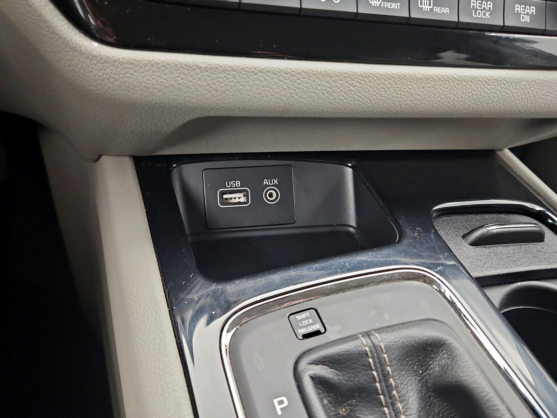 Thumbnail: 2018 Kia Sedona - 19