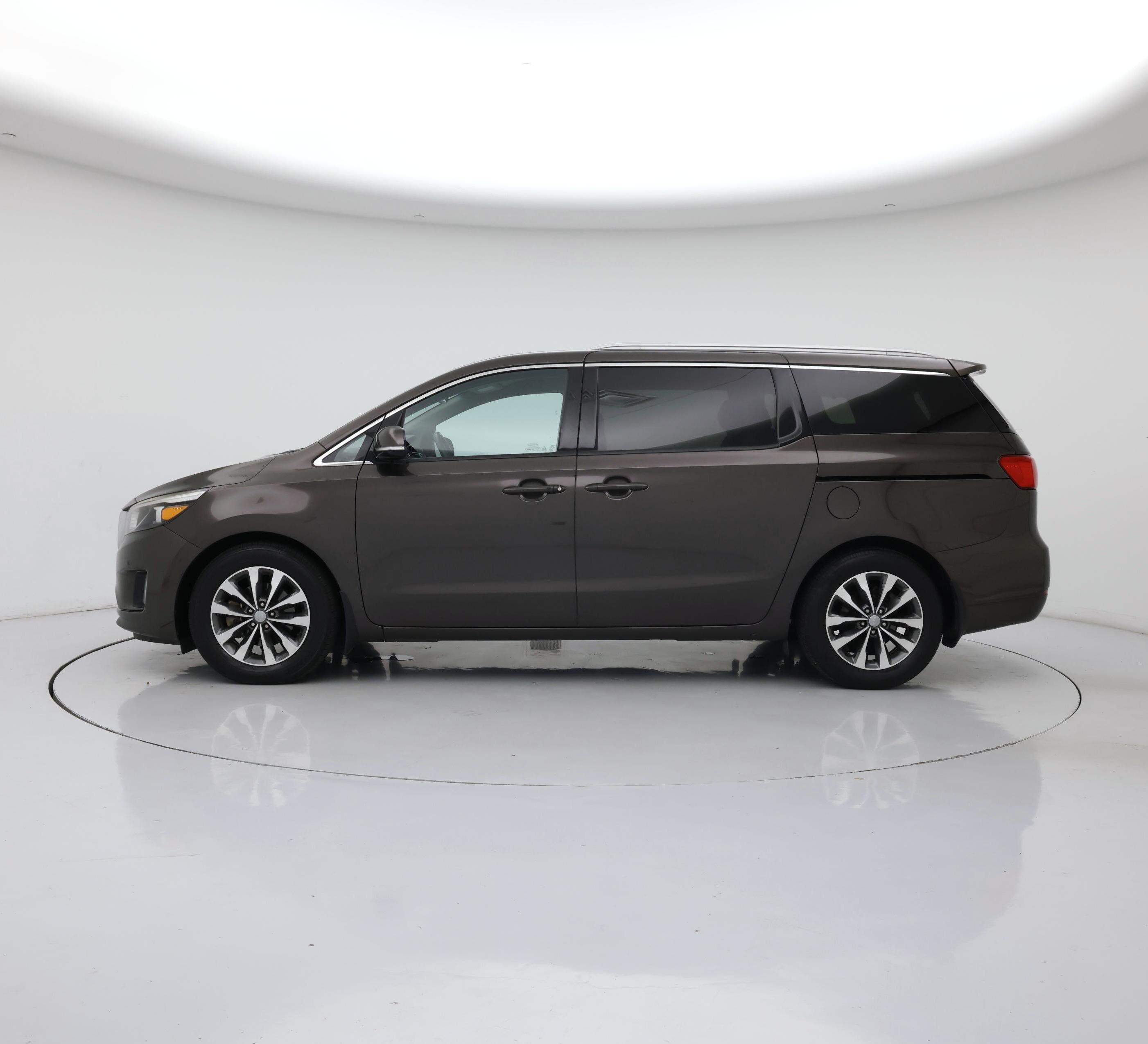 Thumbnail: 2018 Kia Sedona - 3