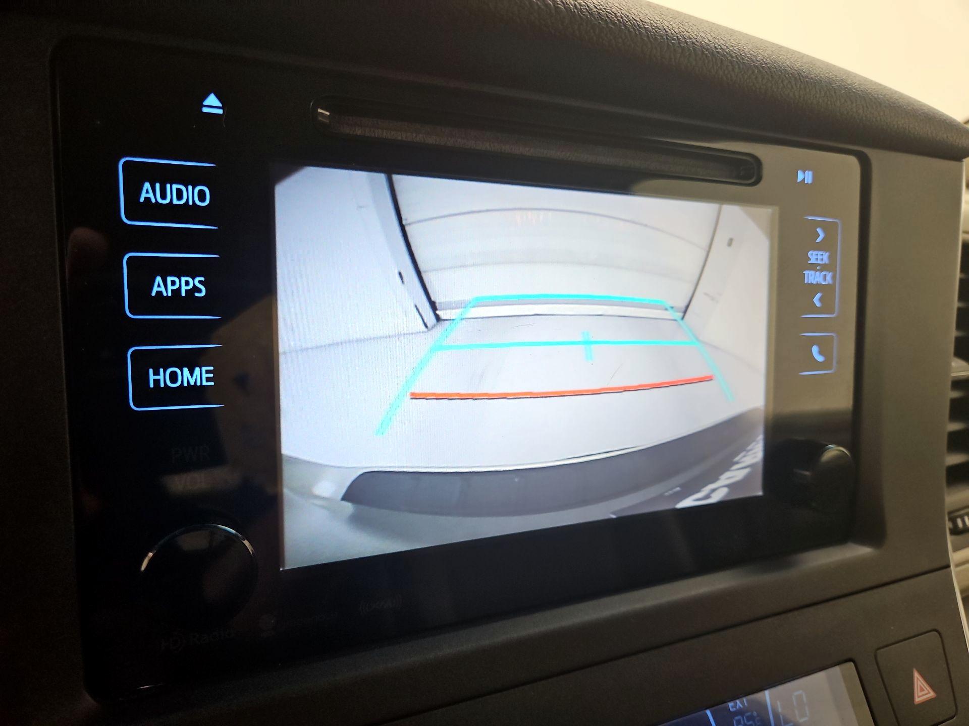 Thumbnail: 2017 Toyota Sienna - 14