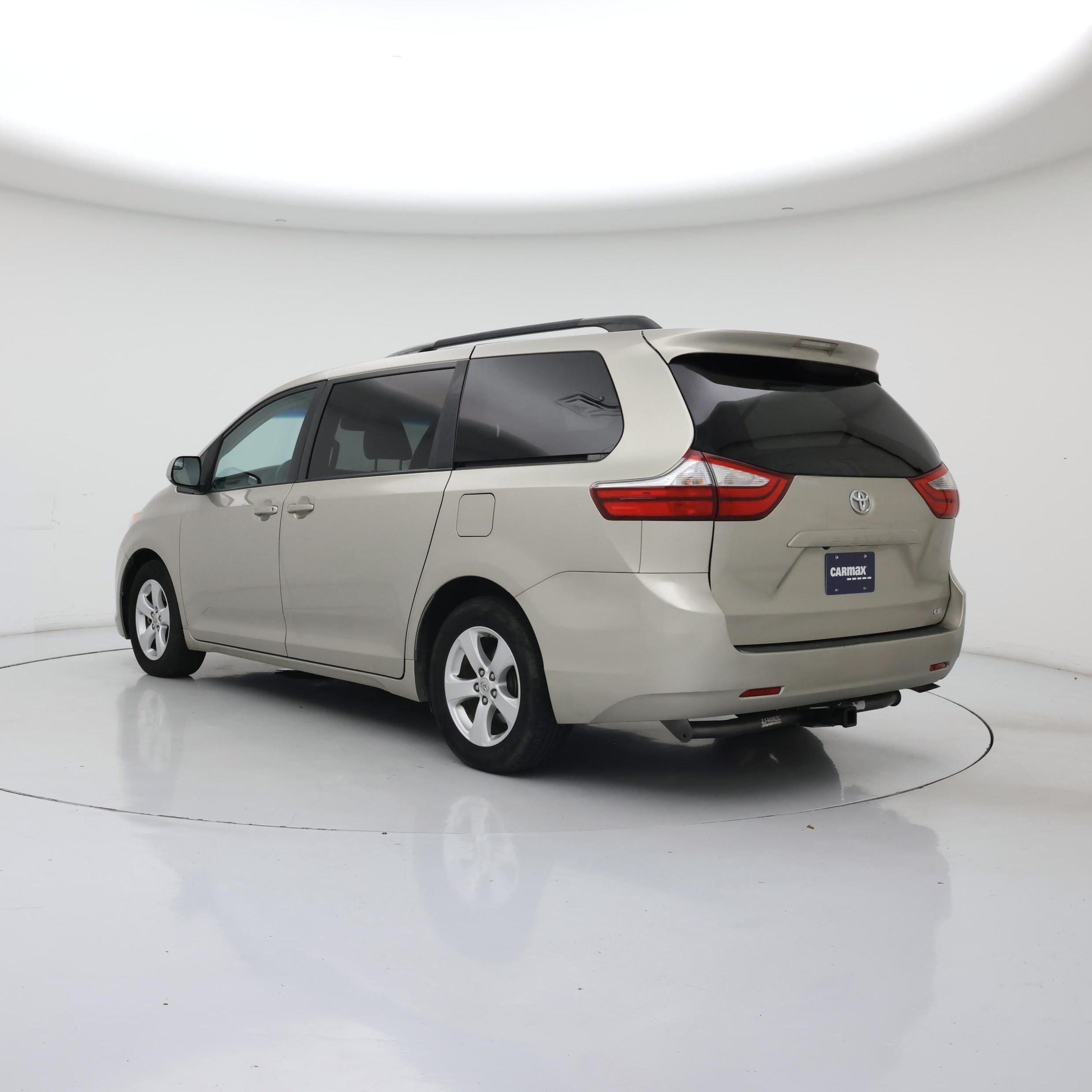 Thumbnail: 2017 Toyota Sienna - 2