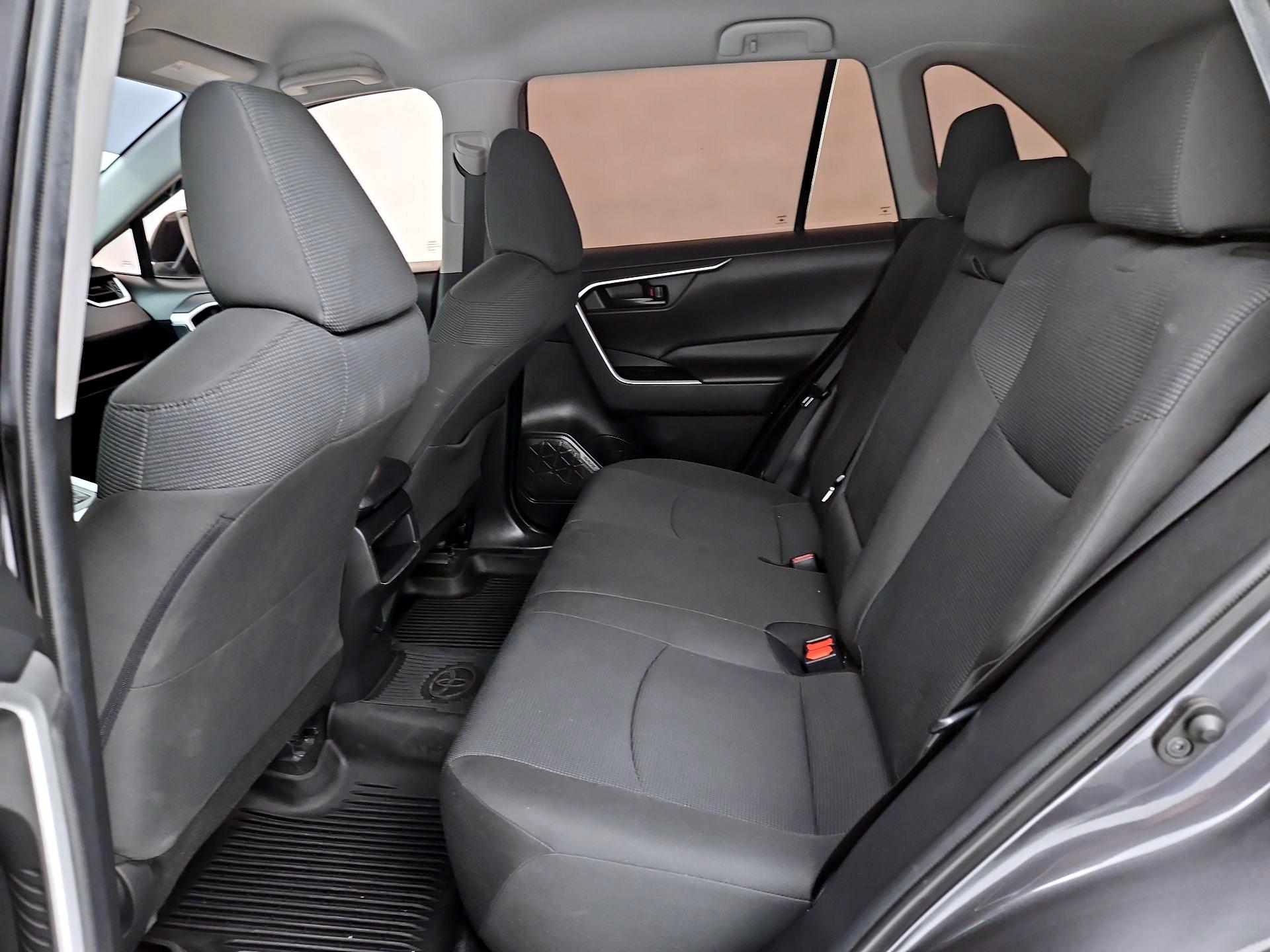 Thumbnail: 2021 Toyota RAV4 - 19