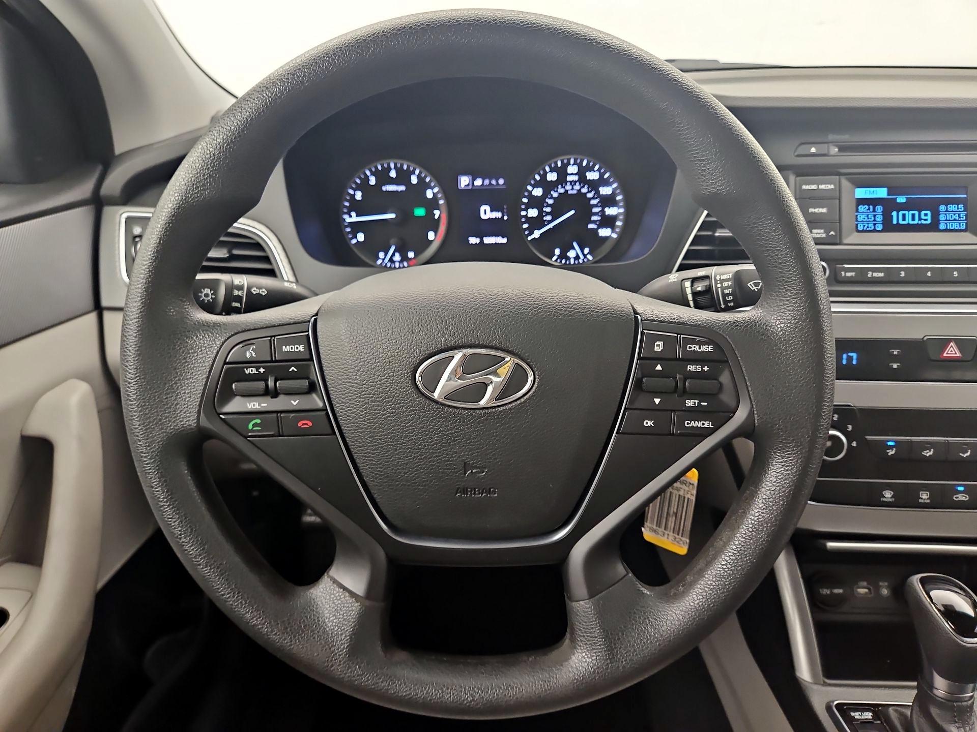 Thumbnail: 2015 Hyundai Sonata - 10