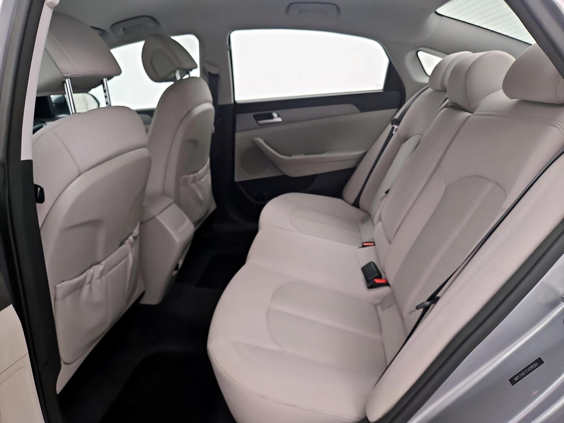 Thumbnail: 2015 Hyundai Sonata - 18