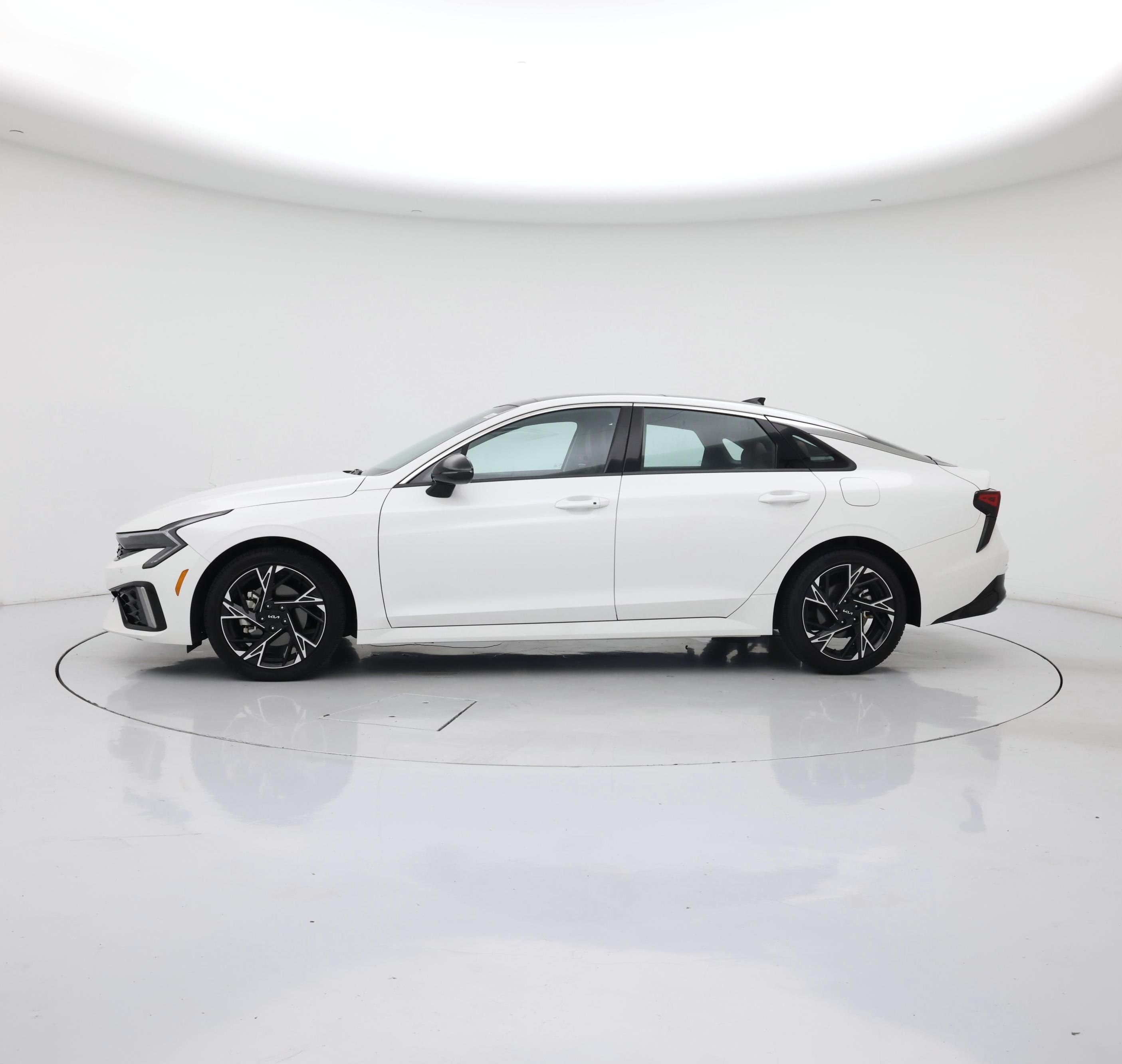 Thumbnail: 2025 Kia K5 - 3