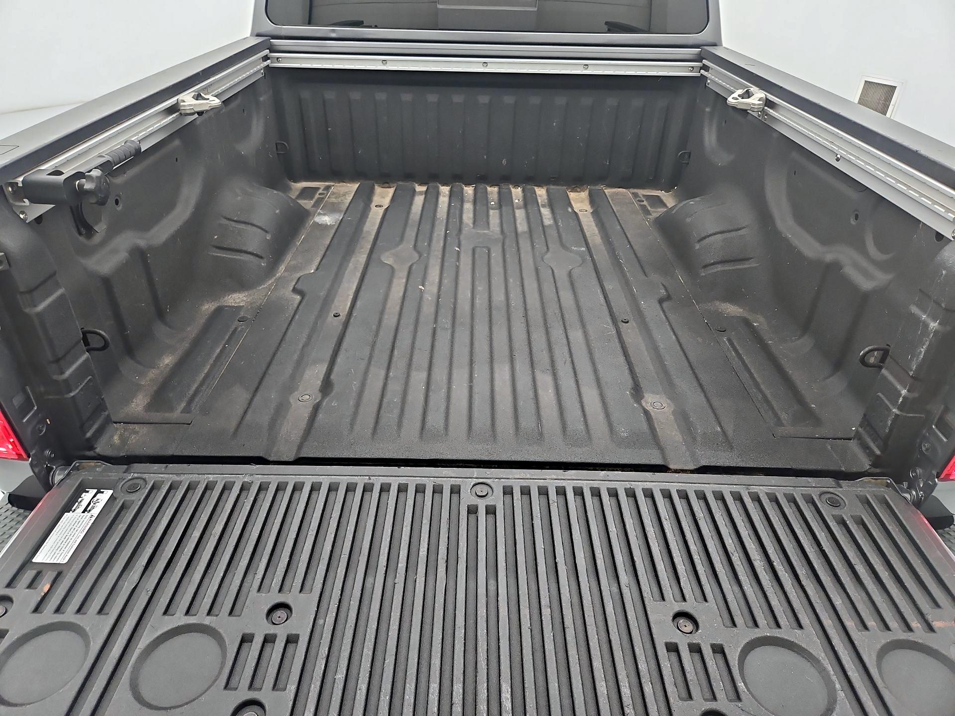 Thumbnail: 2023 Nissan Titan - 20