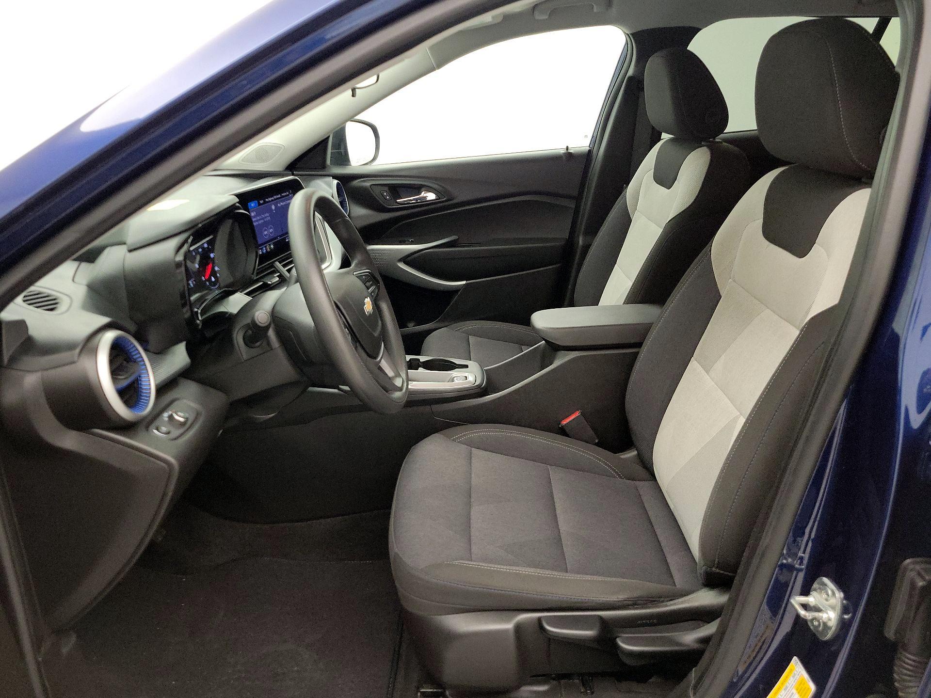 Thumbnail: 2024 Chevrolet Trax - 11