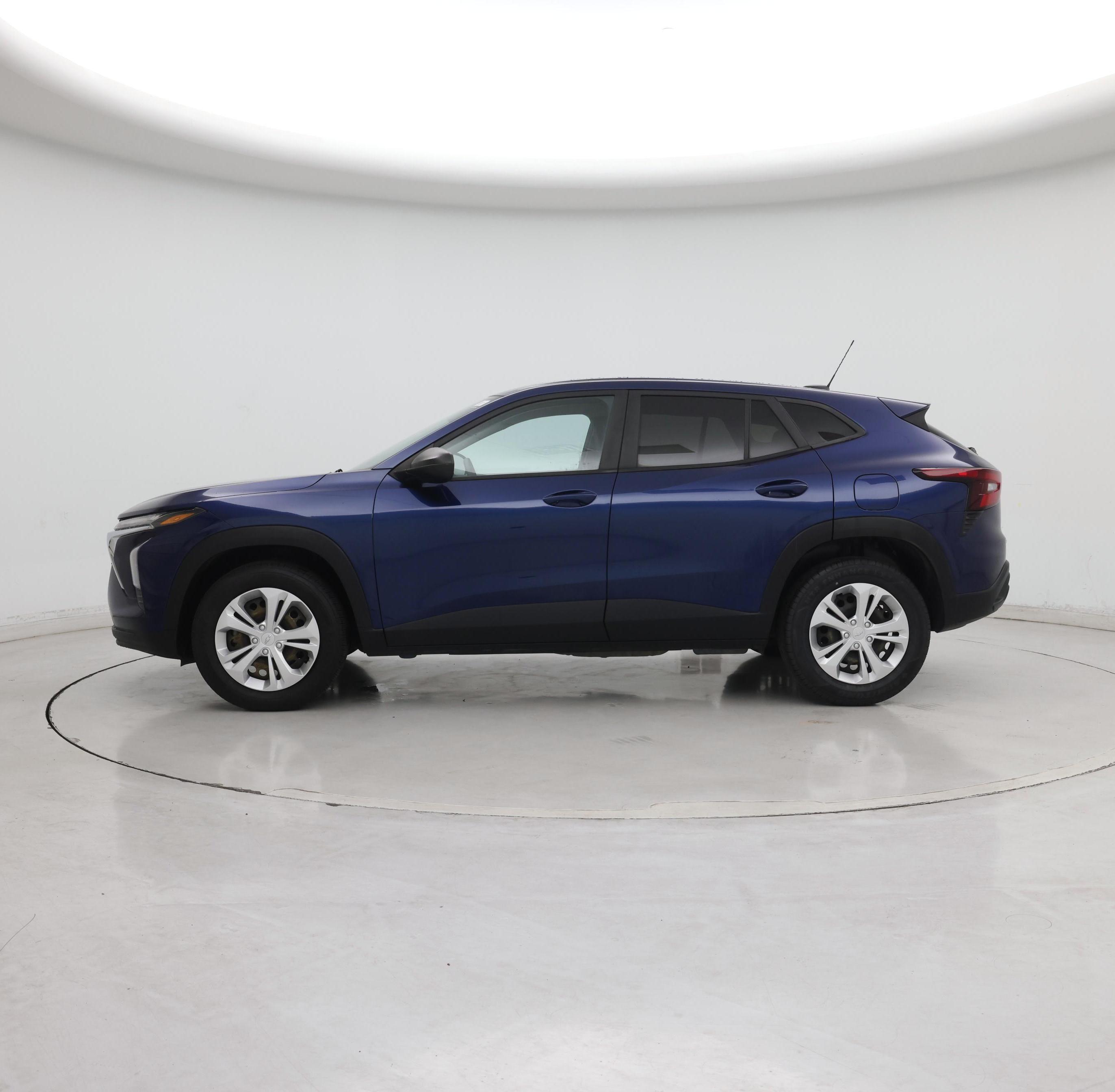 Thumbnail: 2024 Chevrolet Trax - 3