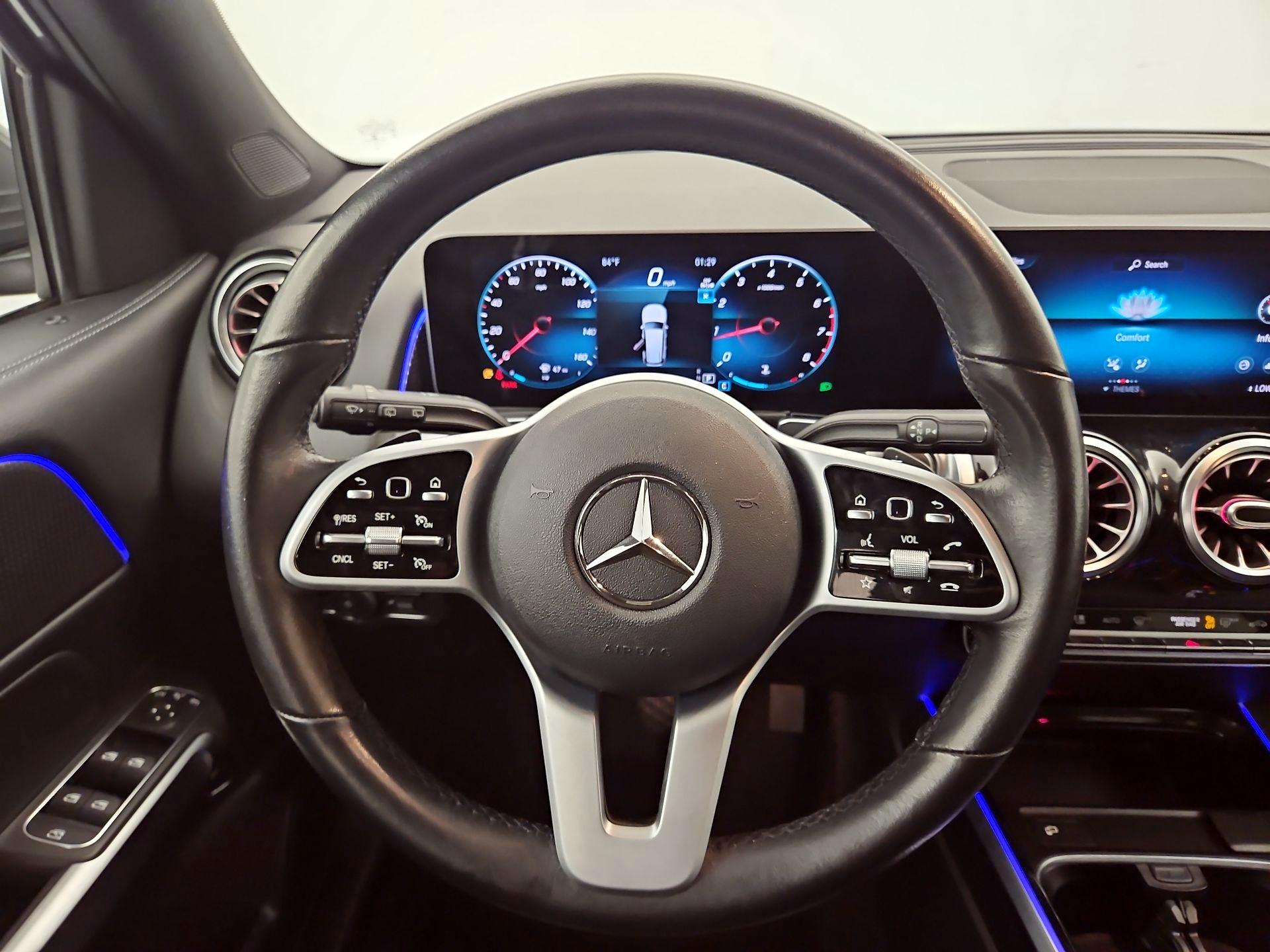 Thumbnail: 2021 Mercedes-Benz GLB - 10