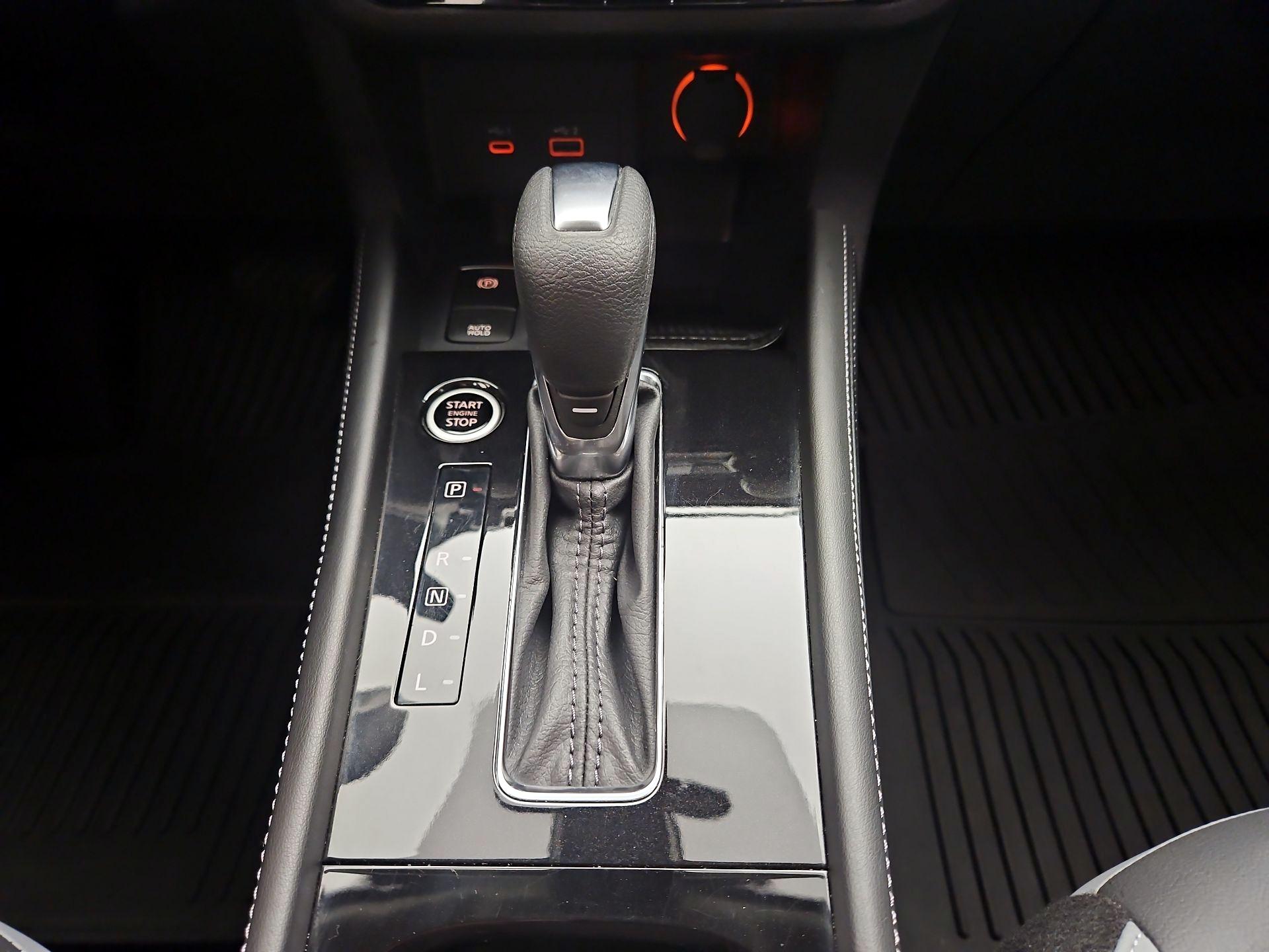 Thumbnail: 2024 Nissan Kicks - 17