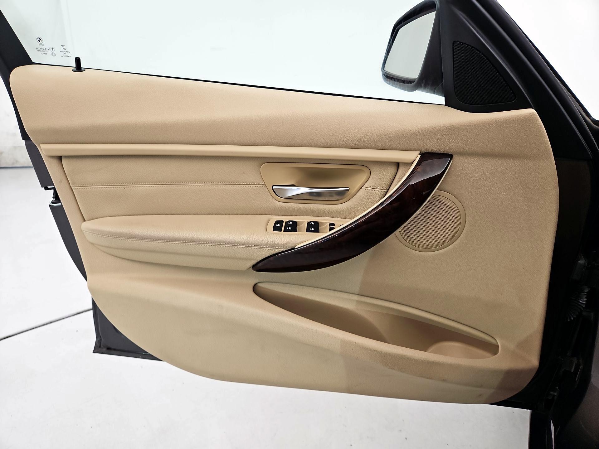 Thumbnail: 2014 BMW 3 Series - 12
