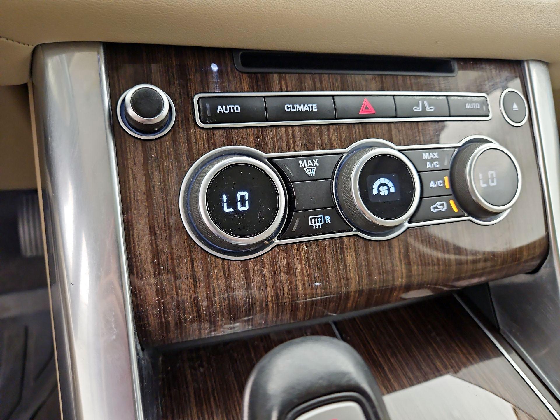 Thumbnail: 2015 Land Rover Range Rover Sport - 17