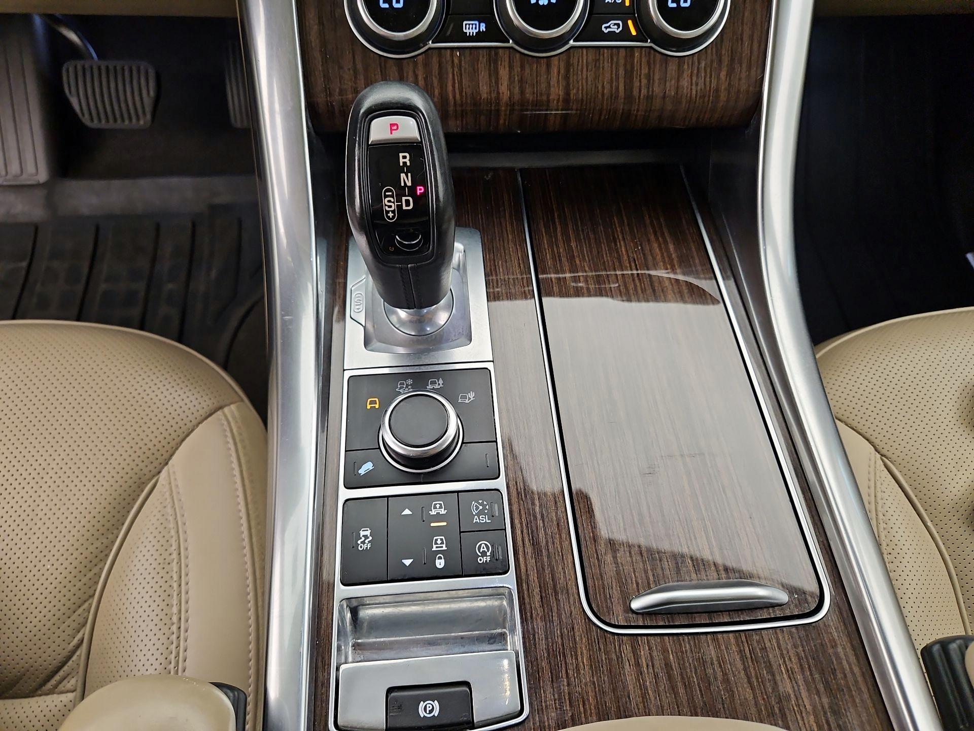 Thumbnail: 2015 Land Rover Range Rover Sport - 18