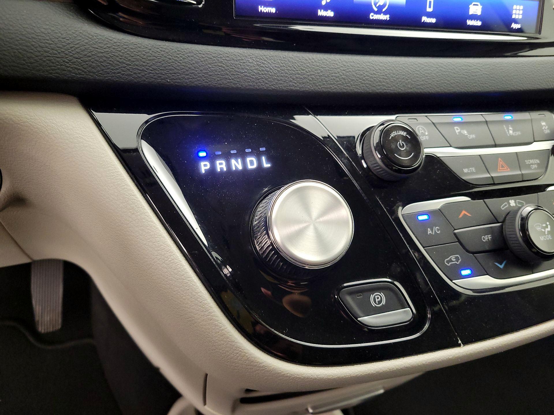 Thumbnail: 2023 Chrysler Pacifica - 17