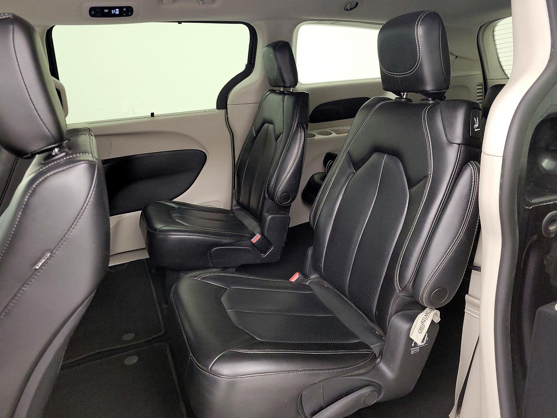 Thumbnail: 2023 Chrysler Pacifica - 19