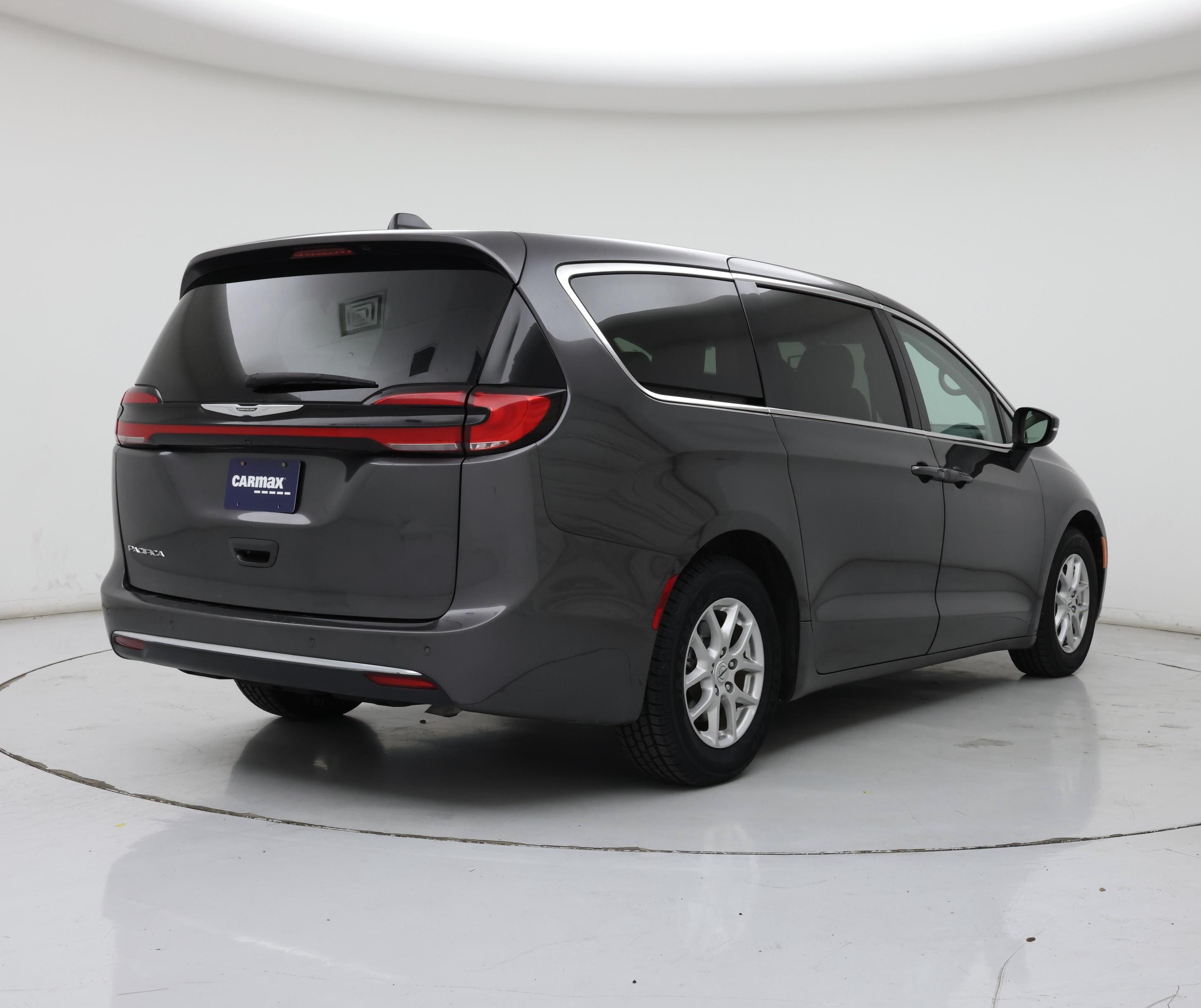Thumbnail: 2023 Chrysler Pacifica - 8