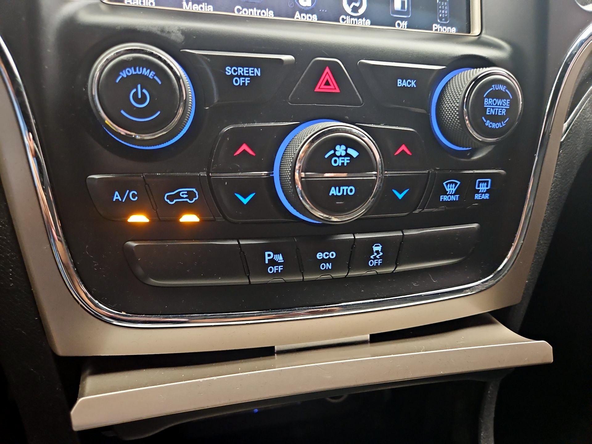 Thumbnail: 2014 Jeep Grand Cherokee - 16