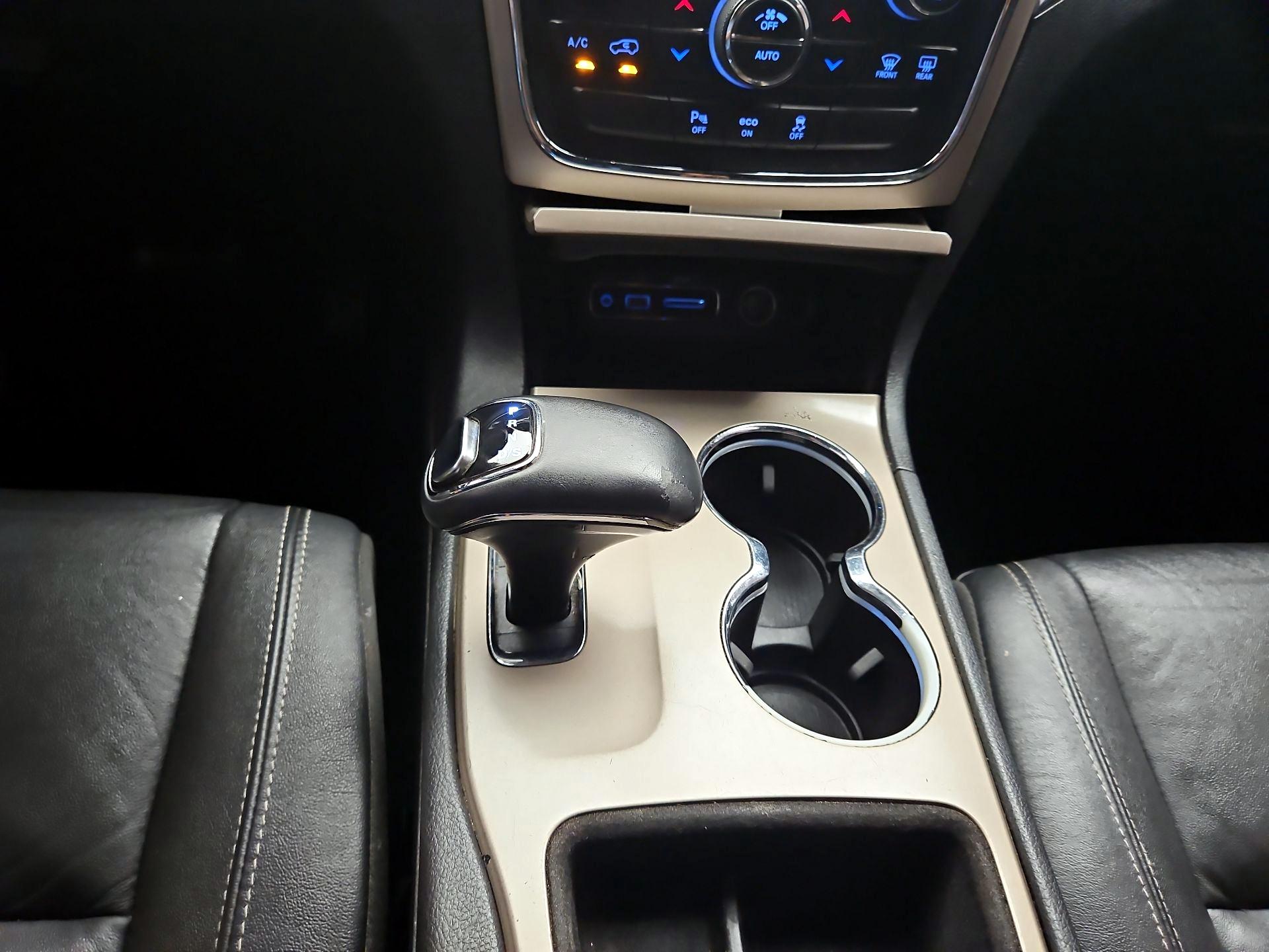 Thumbnail: 2014 Jeep Grand Cherokee - 17