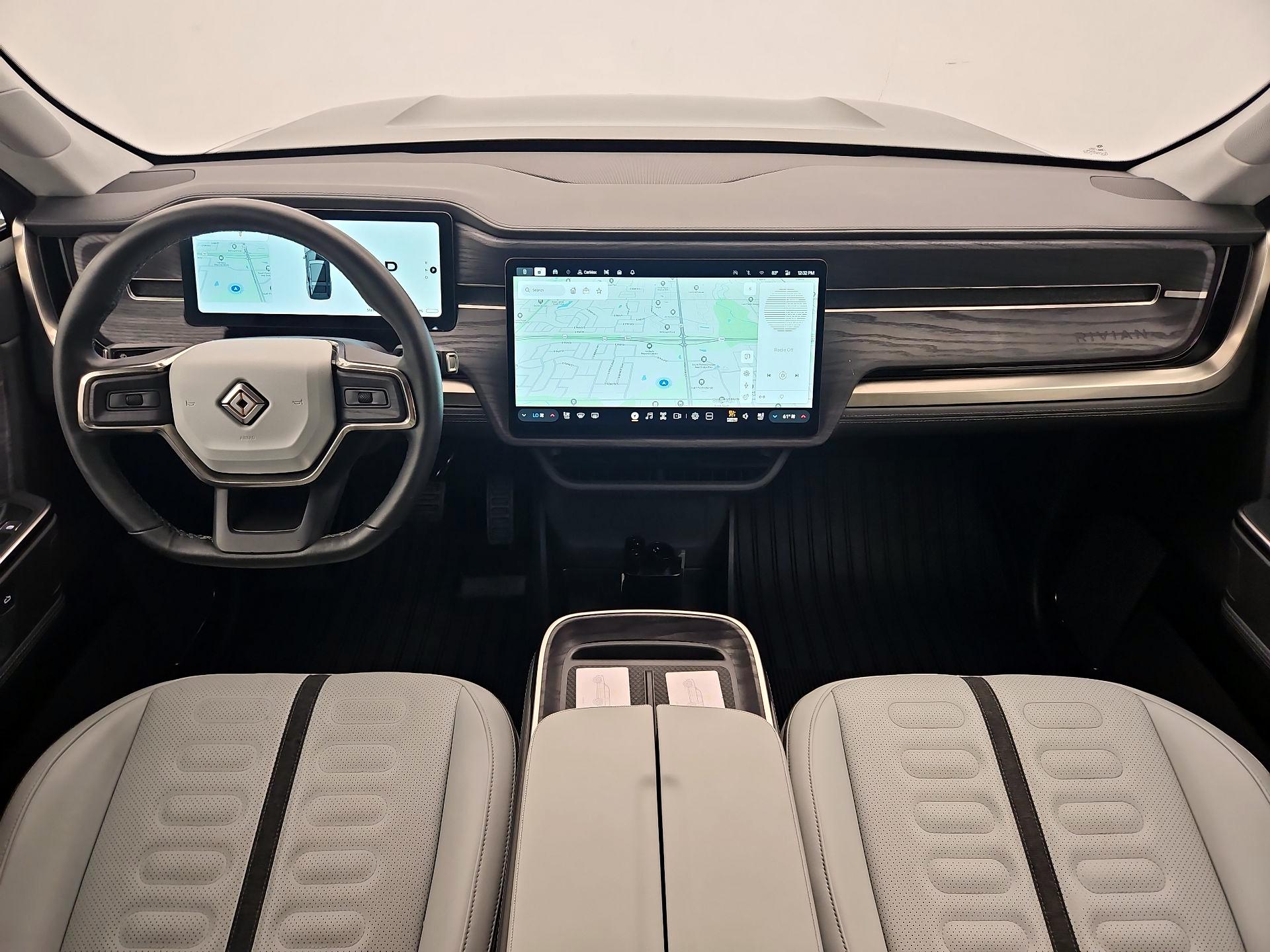 Thumbnail: 2025 Rivian R1S - 9