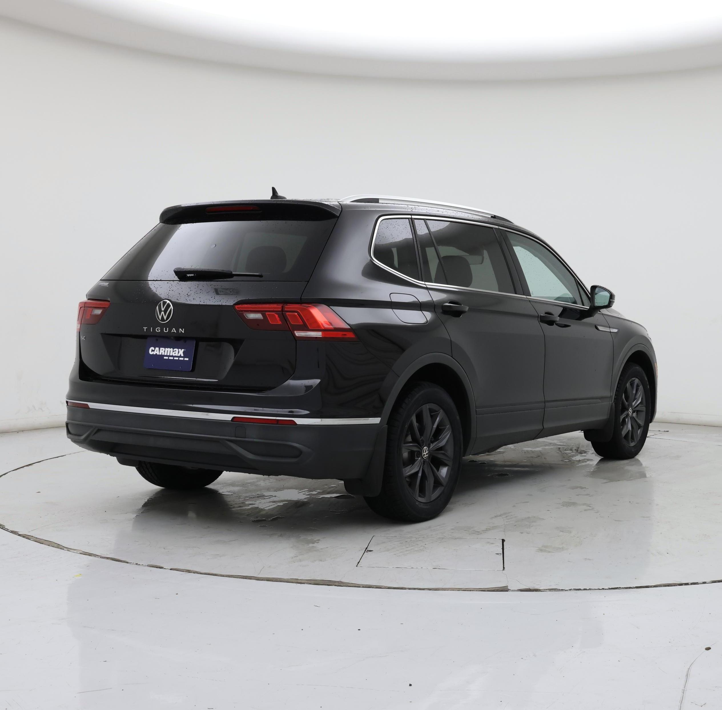 Thumbnail: 2022 Volkswagen Tiguan - 8