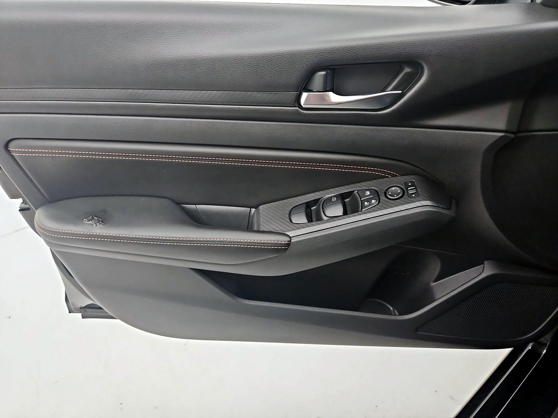 Thumbnail: 2019 Nissan Altima - 12