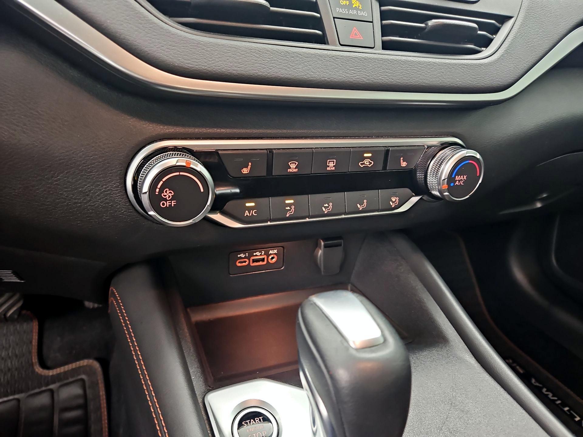 Thumbnail: 2019 Nissan Altima - 16