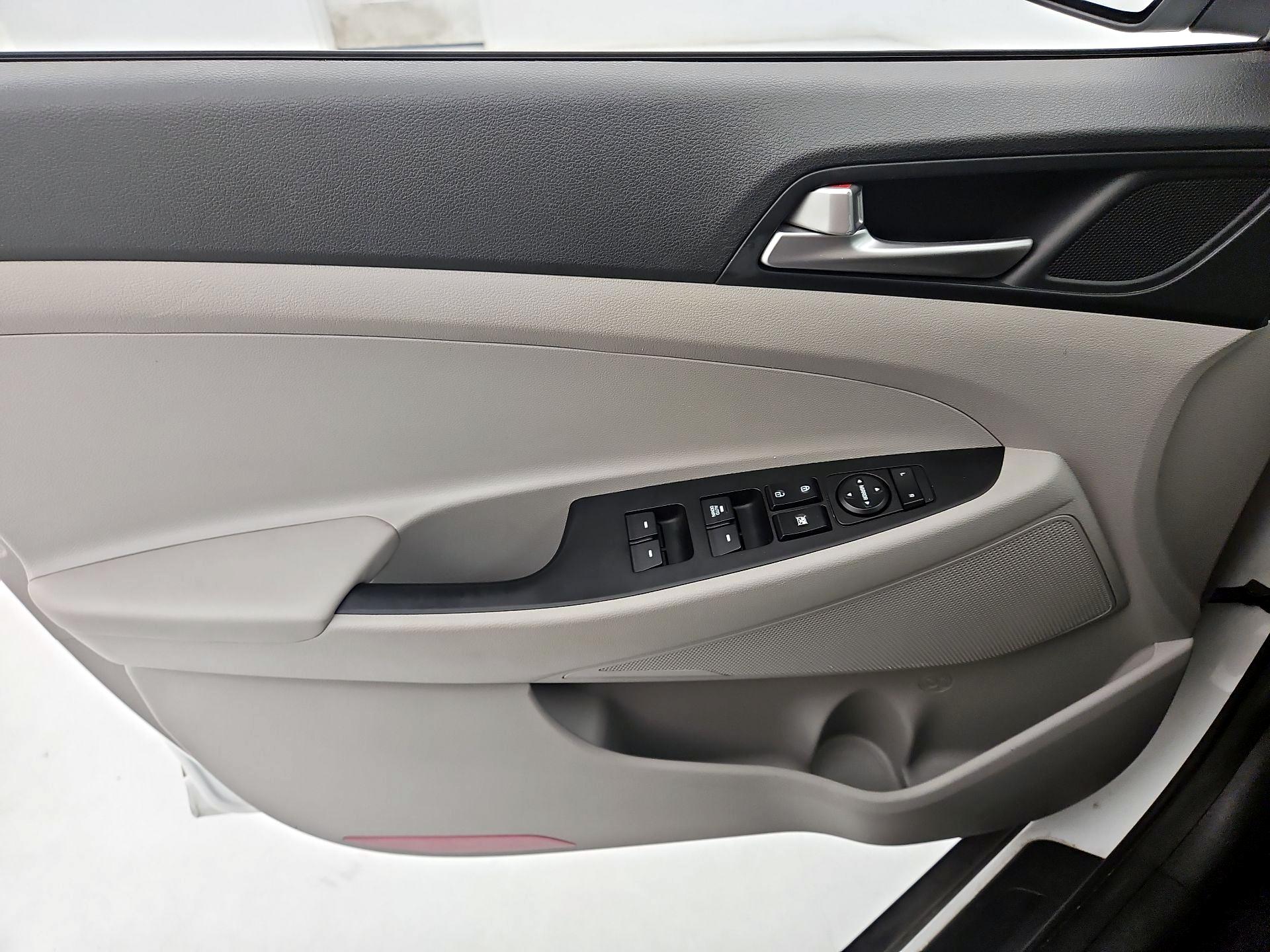 Thumbnail: 2019 Hyundai Tucson - 12