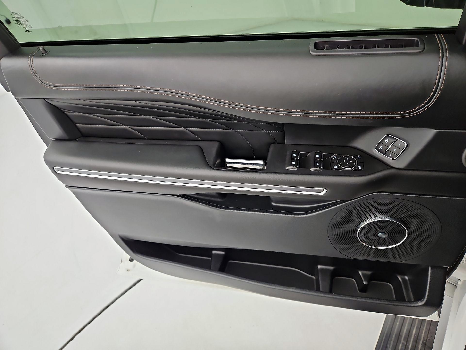 Thumbnail: 2021 Ford Expedition - 12