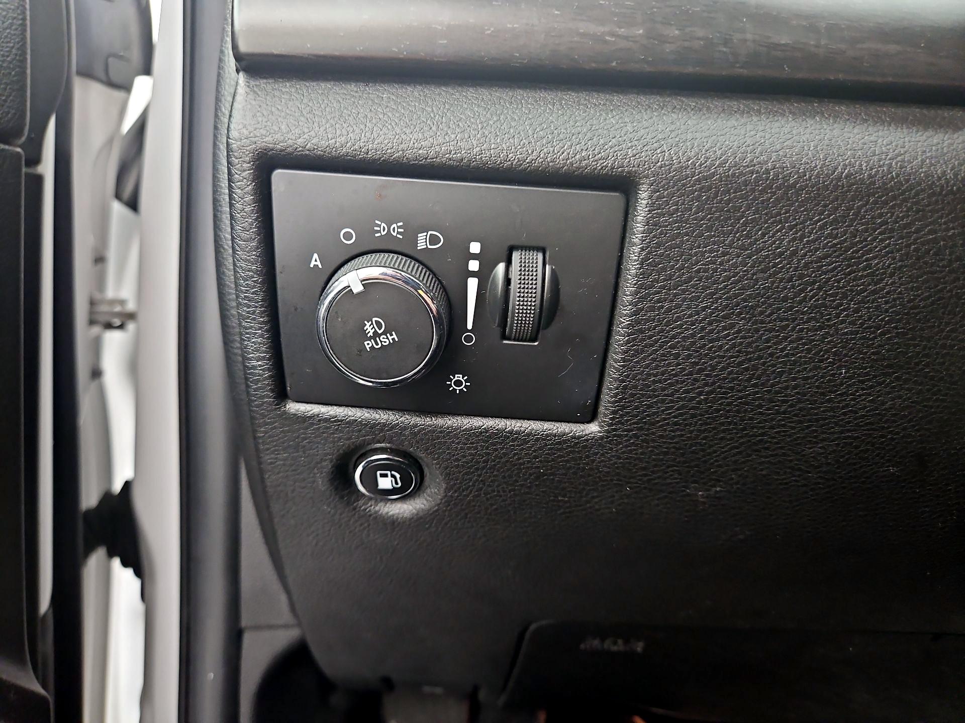 Thumbnail: 2014 Jeep Grand Cherokee - 13