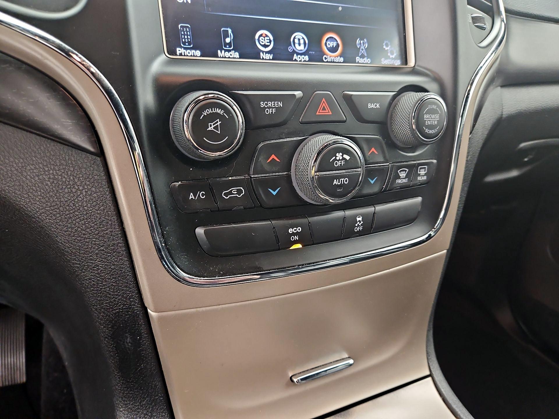 Thumbnail: 2014 Jeep Grand Cherokee - 16