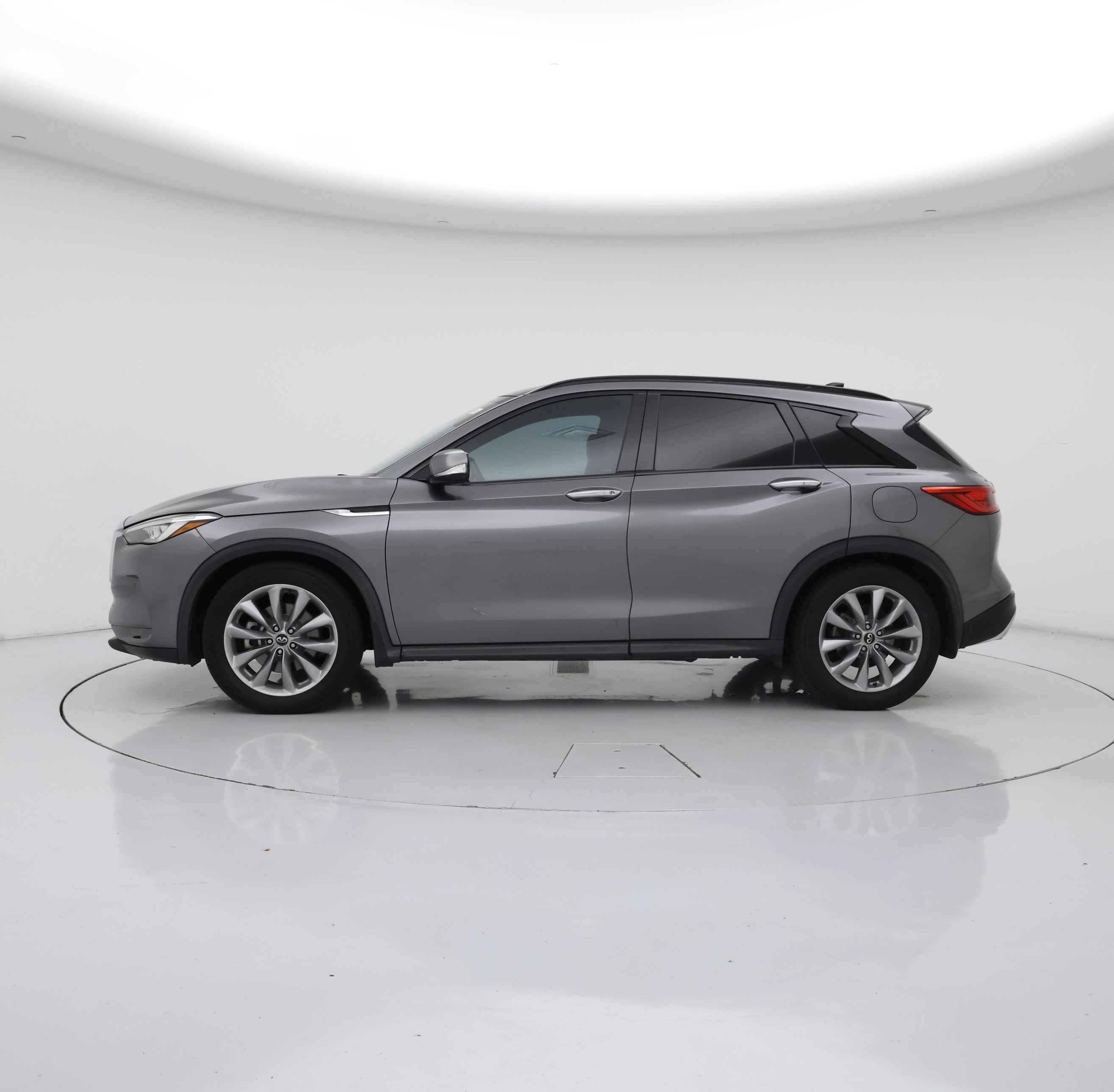 Thumbnail: 2019 INFINITI QX50 - 3