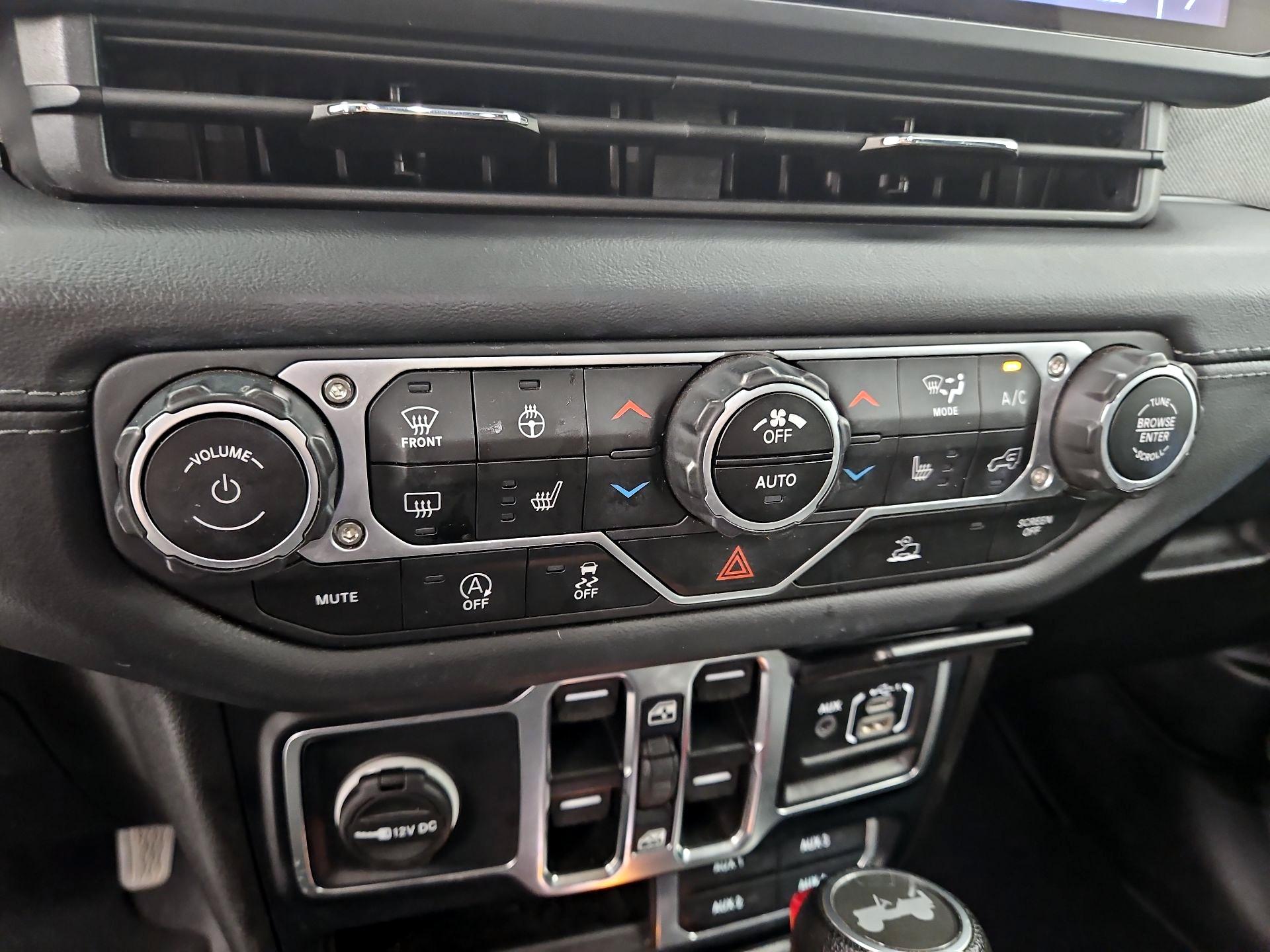 Thumbnail: 2024 Jeep Wrangler - 16