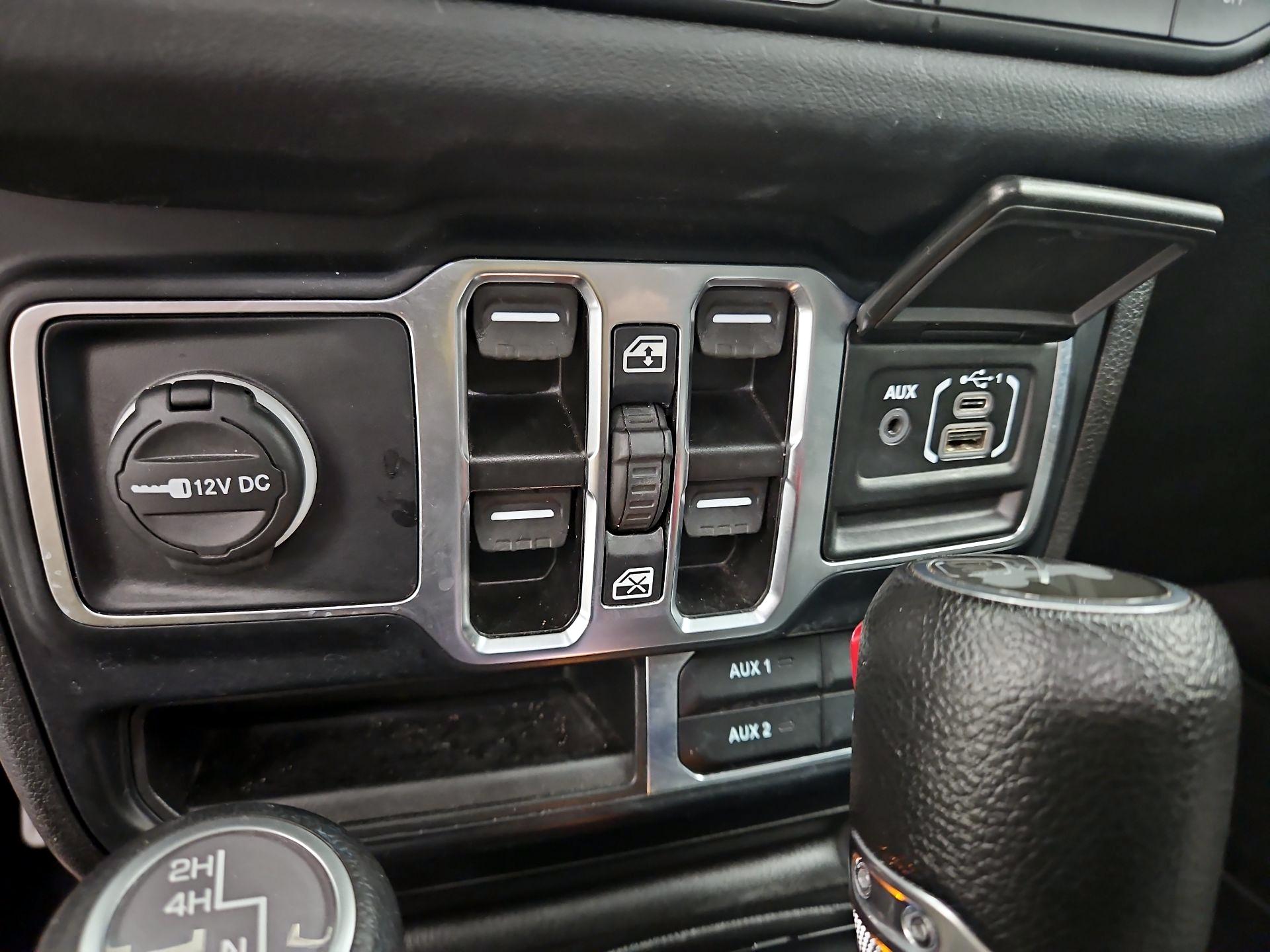 Thumbnail: 2024 Jeep Wrangler - 18