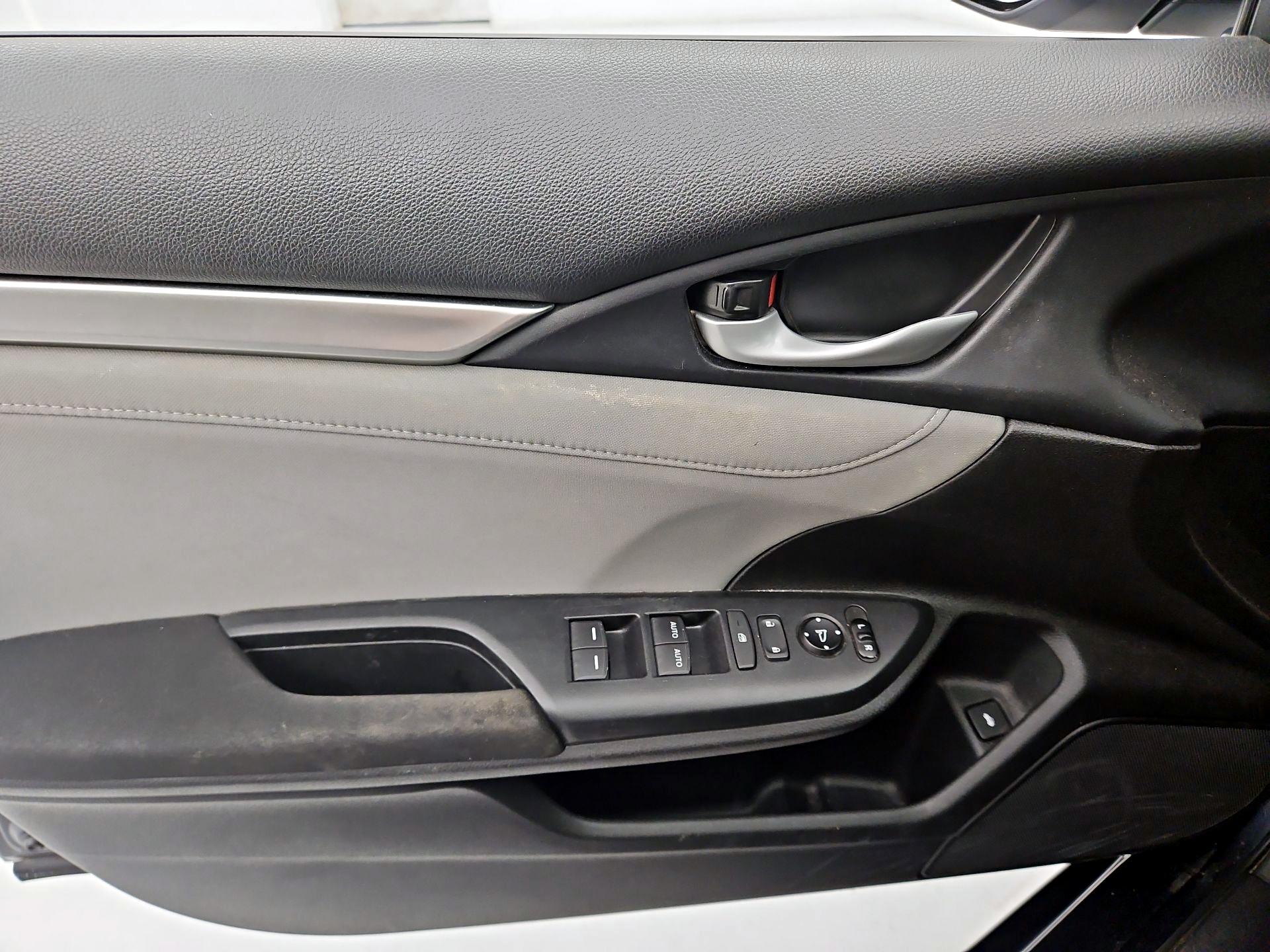 Thumbnail: 2017 Honda Civic - 12