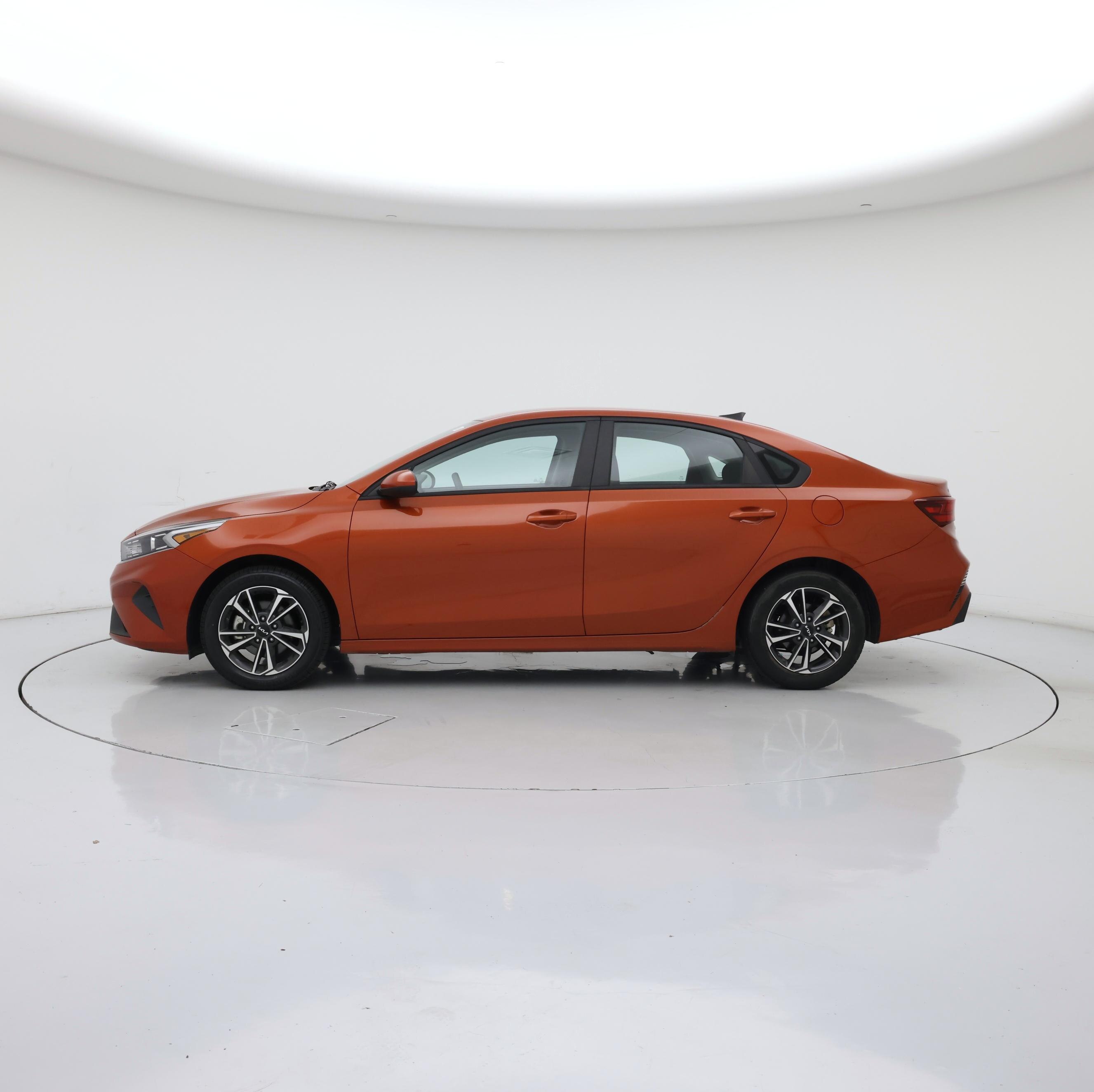Thumbnail: 2024 Kia Forte - 3