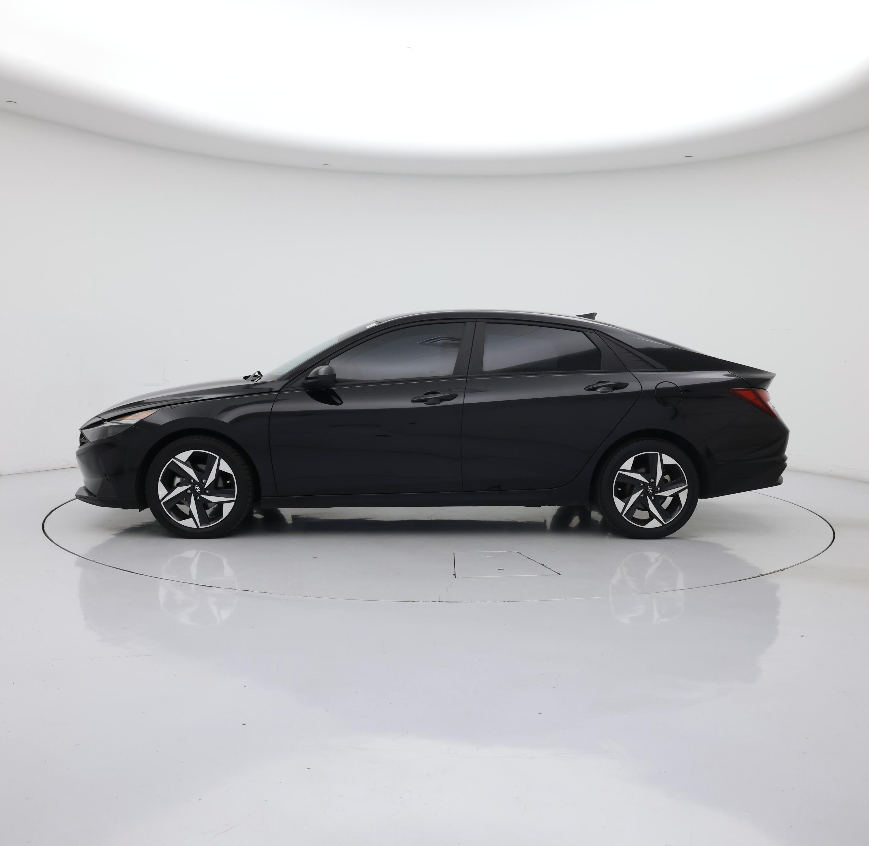 Thumbnail: 2023 Hyundai Elantra - 3