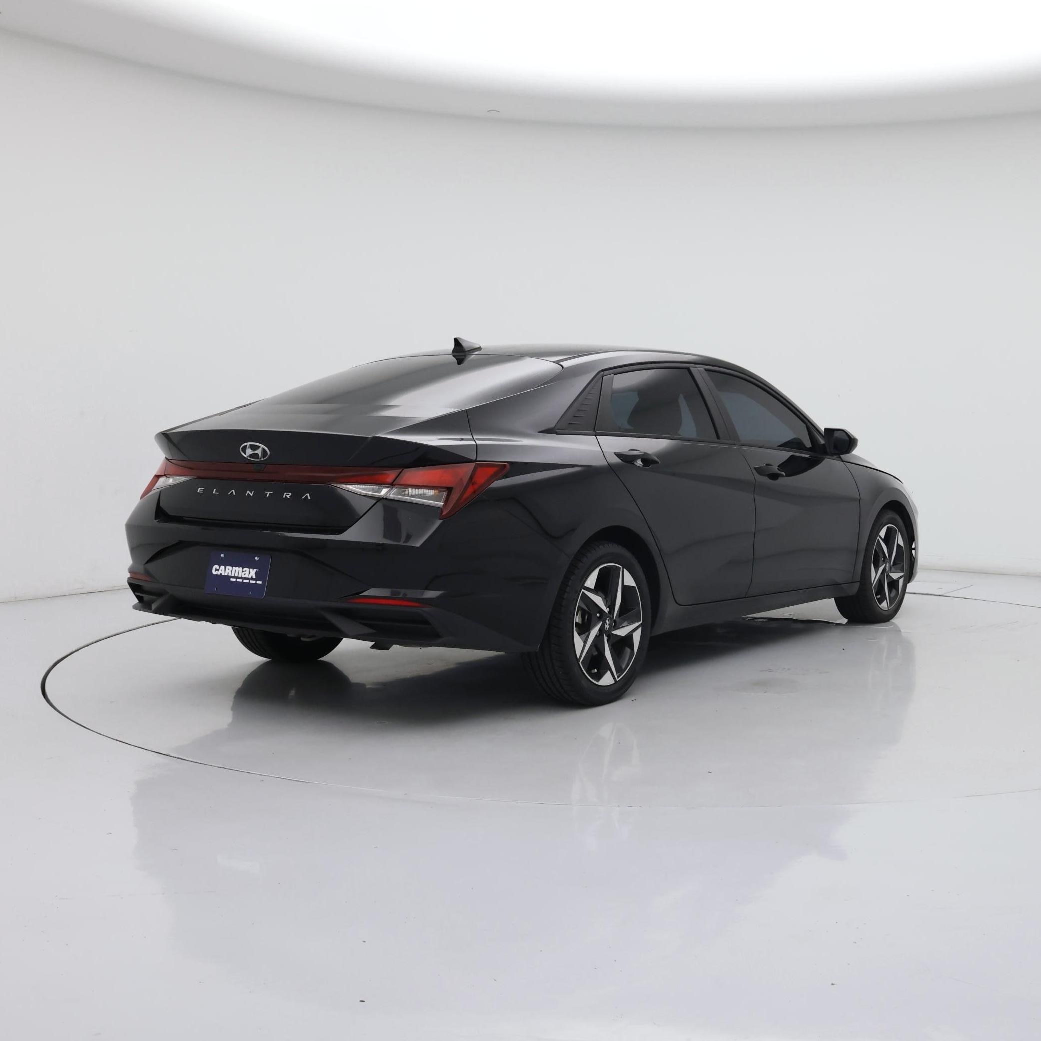 Thumbnail: 2023 Hyundai Elantra - 8