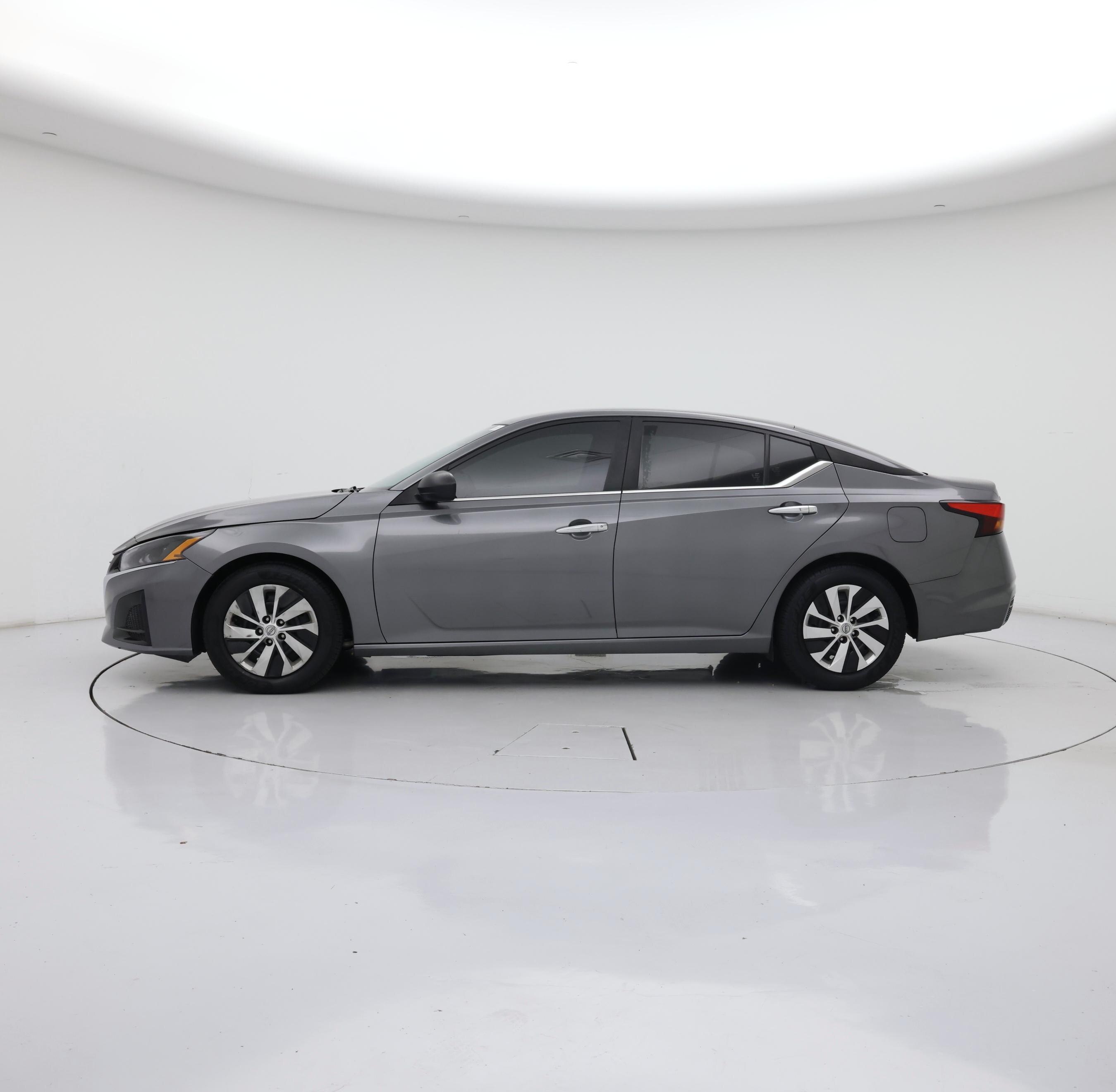 Thumbnail: 2024 Nissan Altima - 3