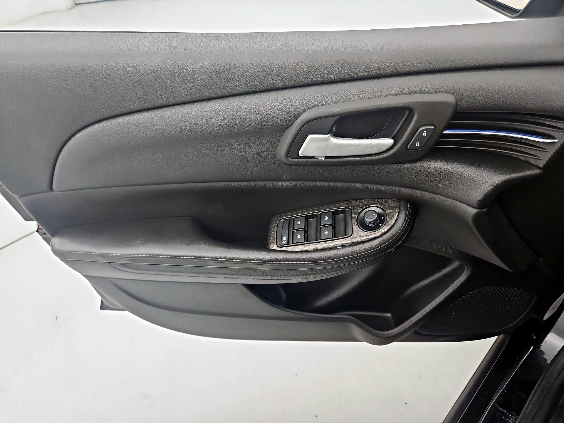 Thumbnail: 2014 Chevrolet Malibu - 12