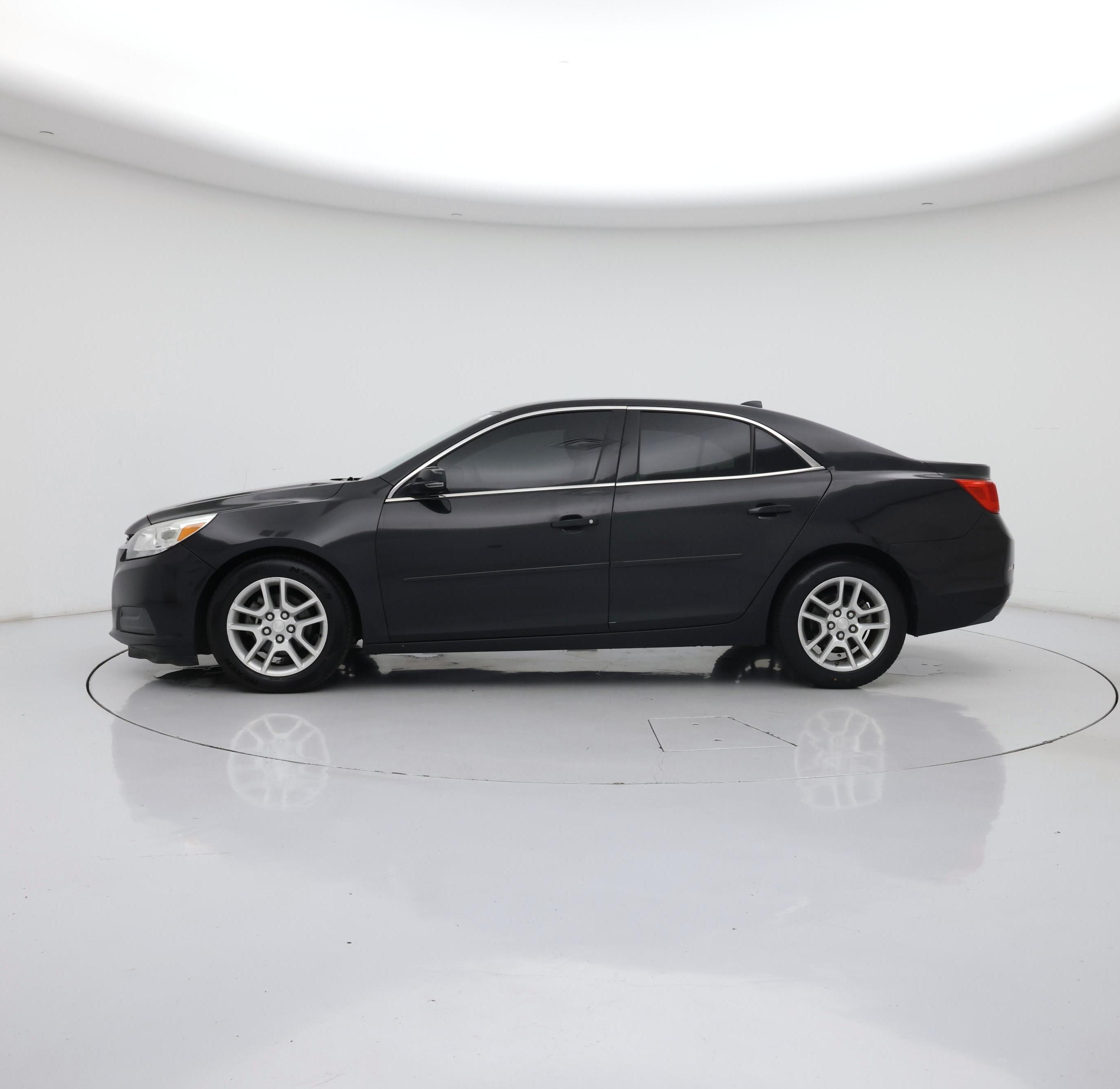 Thumbnail: 2014 Chevrolet Malibu - 3