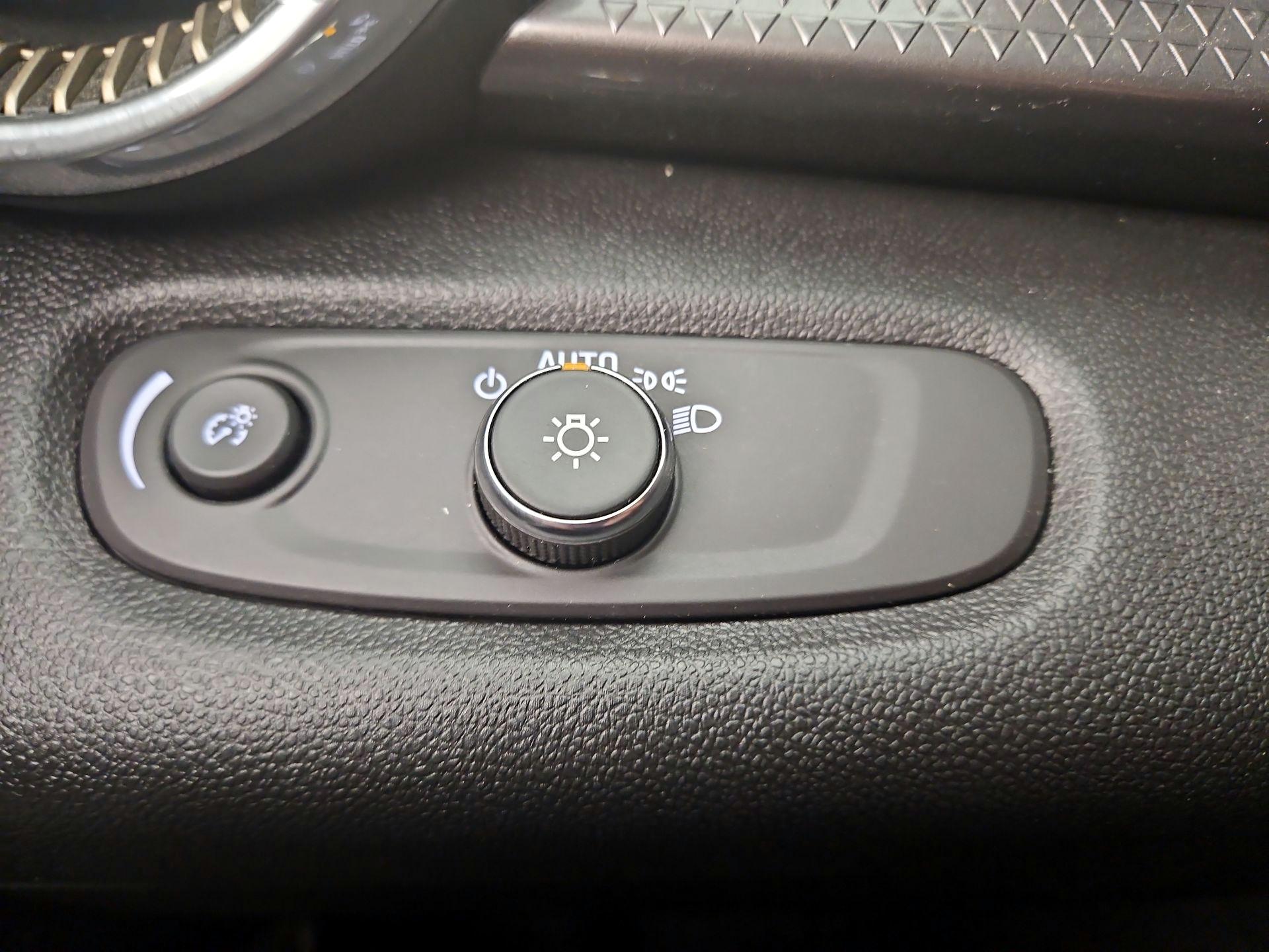 Thumbnail: 2025 Chevrolet Trax - 13