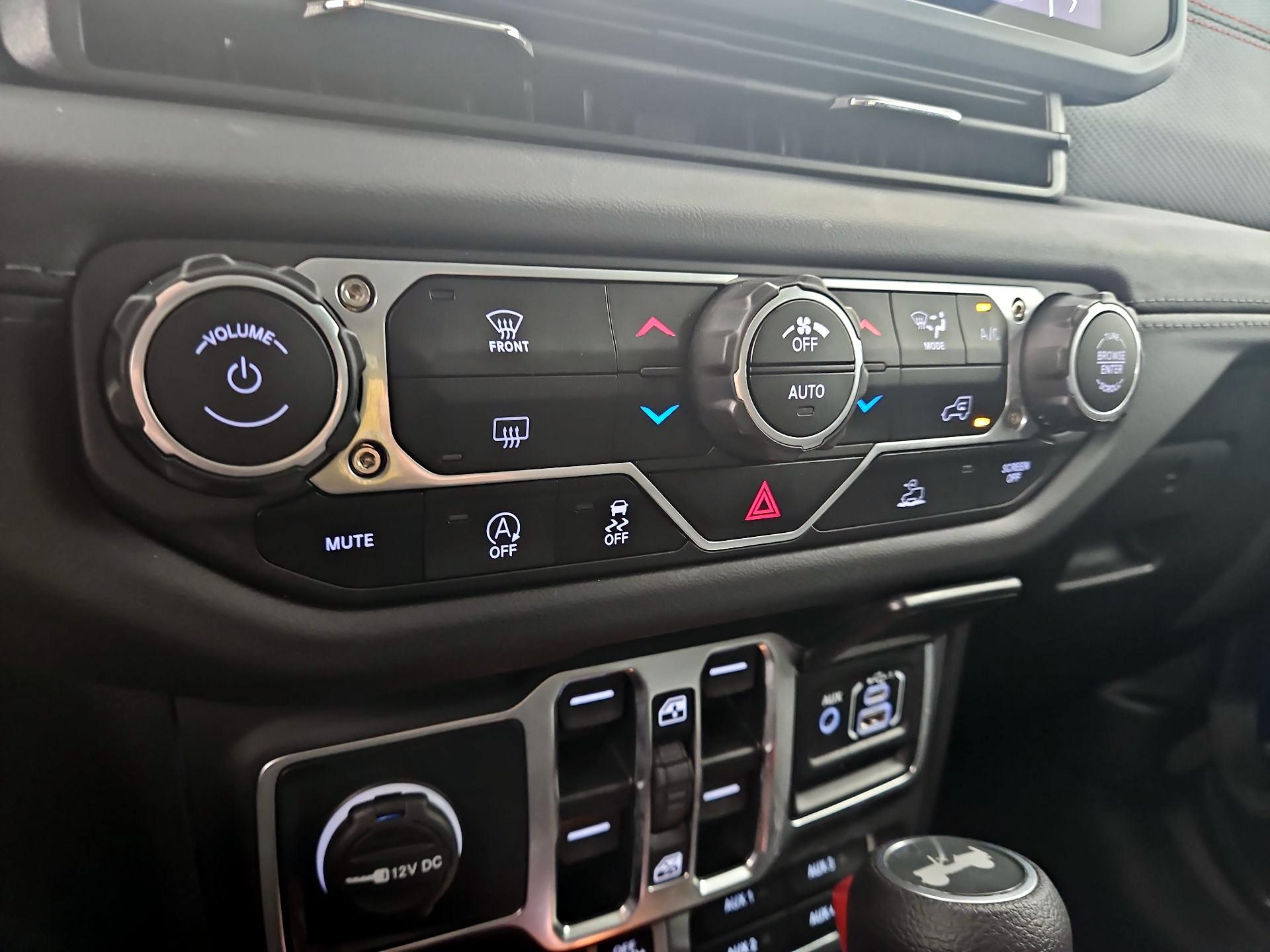 Thumbnail: 2025 Jeep Wrangler - 16