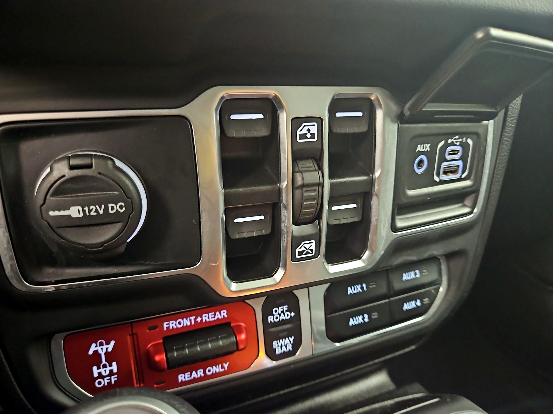 Thumbnail: 2025 Jeep Wrangler - 18