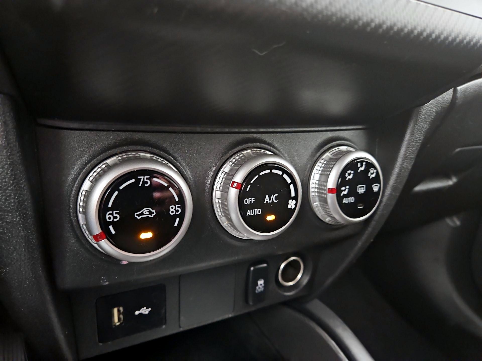 Thumbnail: 2023 Mitsubishi Outlander Sport - 16